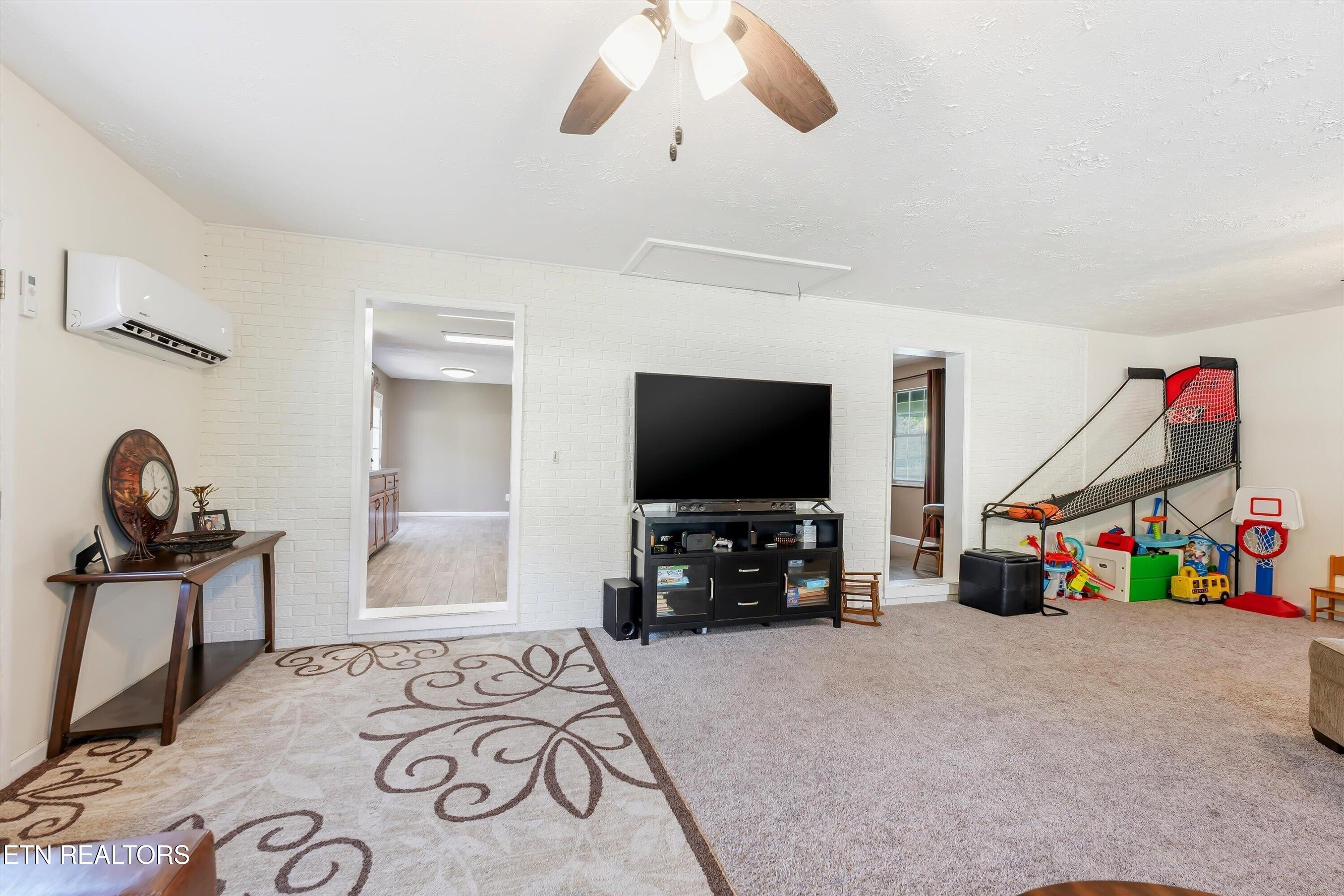379 Wells Road Powell TN 37849