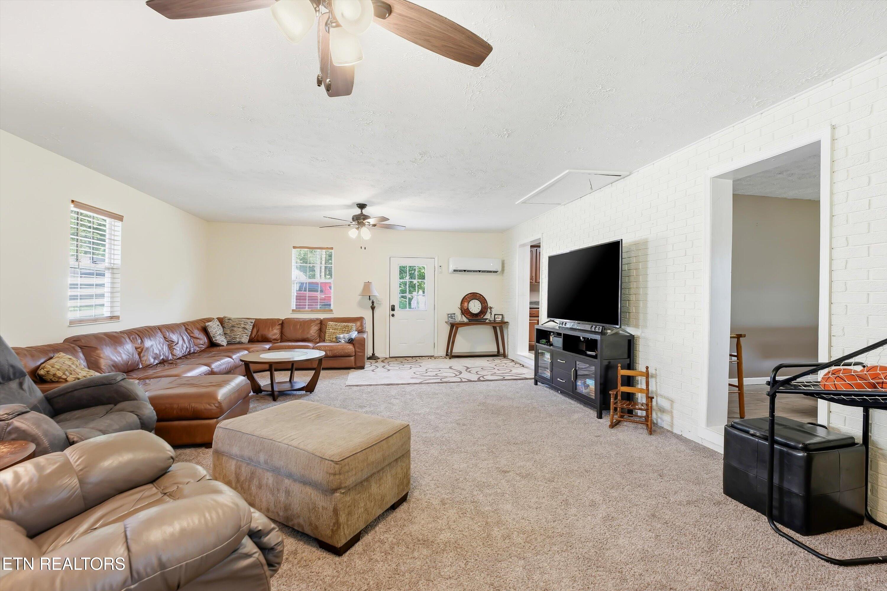 379 Wells Road Powell TN 37849