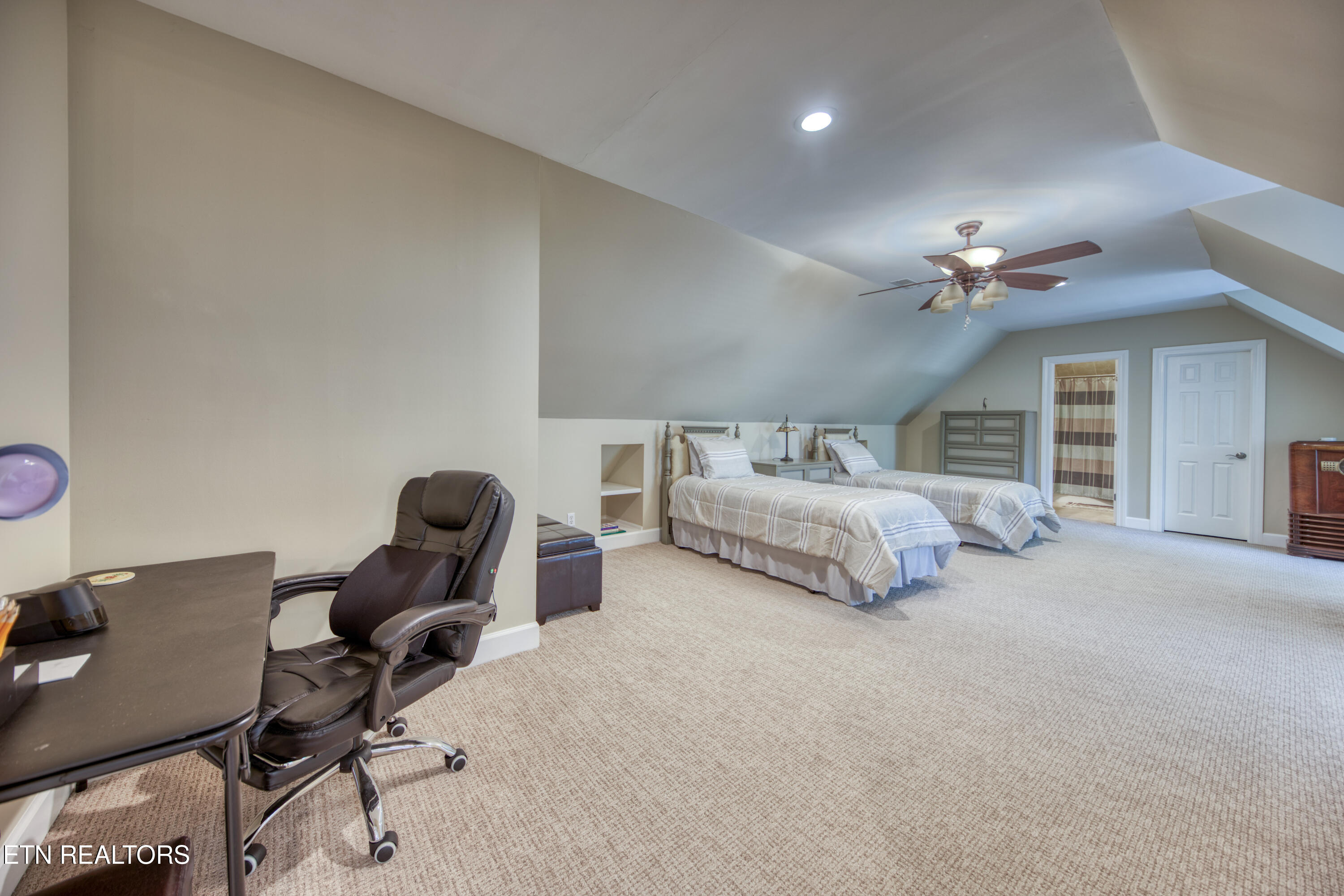 1946 River Sound Drive Knoxville TN 37922