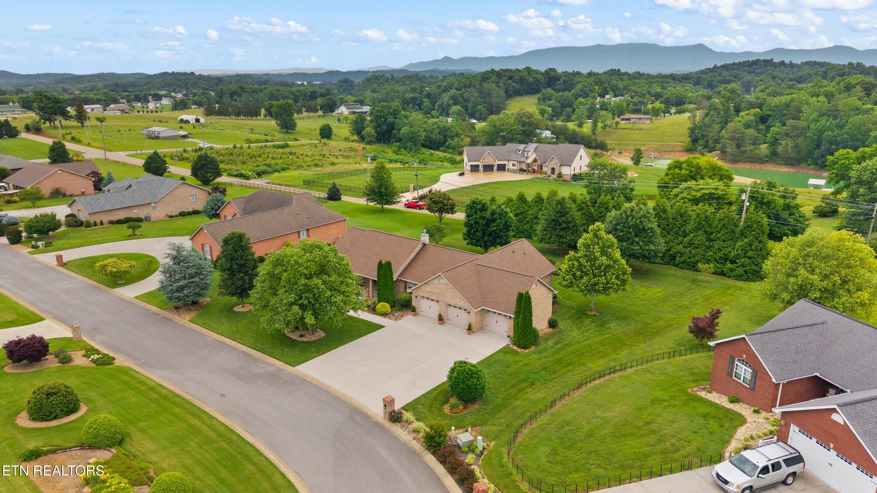 1040 Southwind Circle Dandridge TN 37725