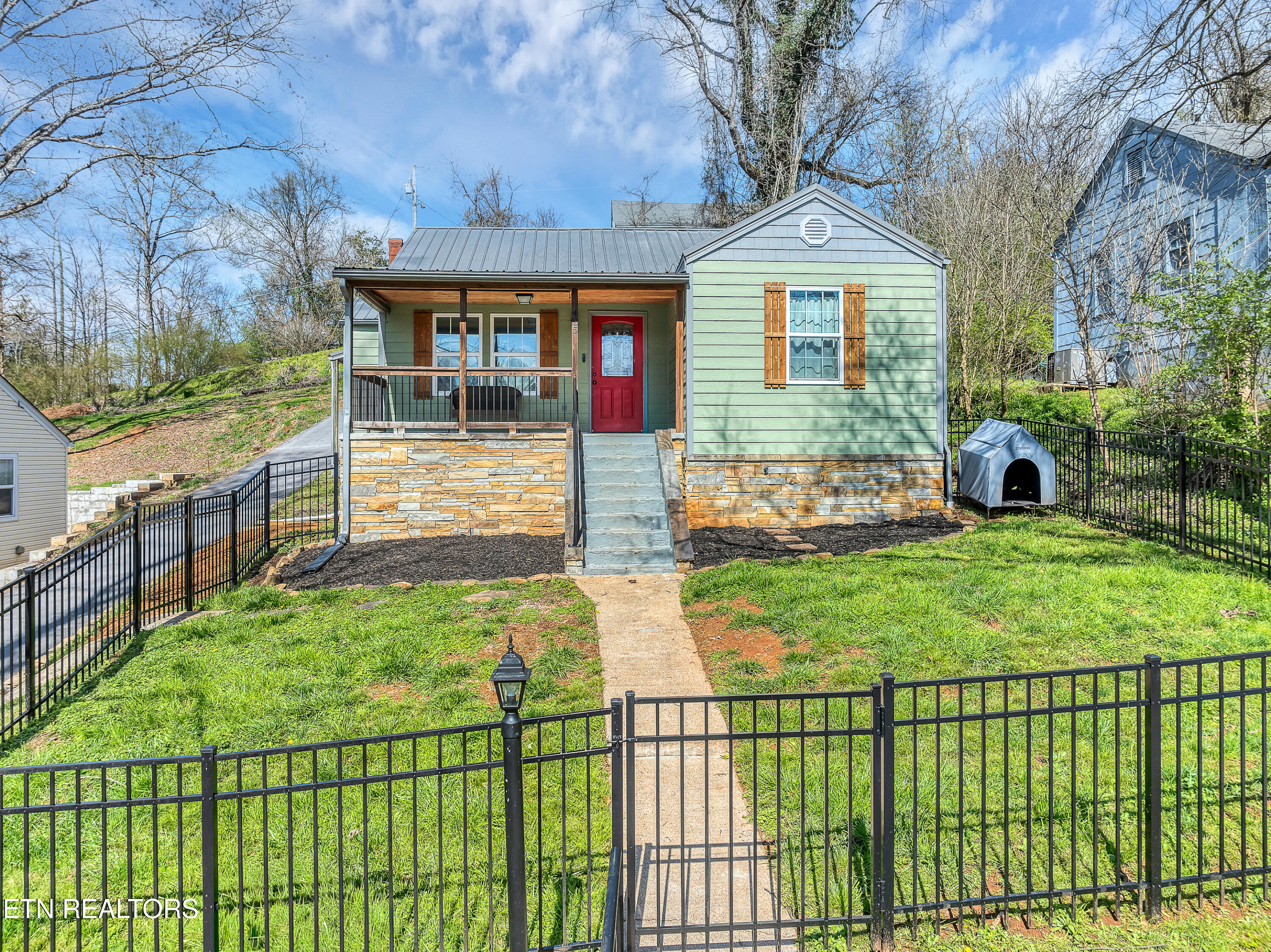 425 Sewanee Street Harriman TN 37748