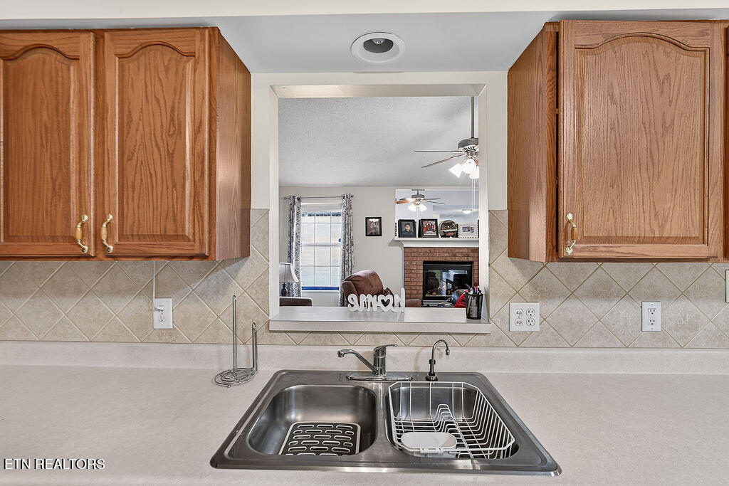 8033 Stablegate Way Powell TN 37849
