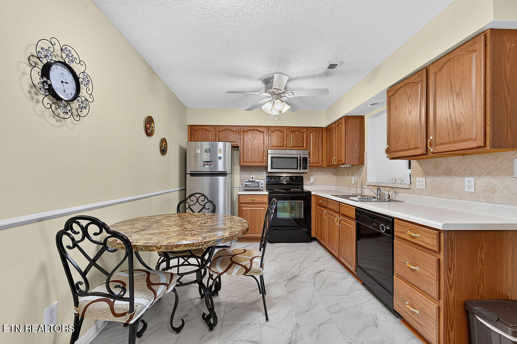 8033 Stablegate Way Powell TN 37849