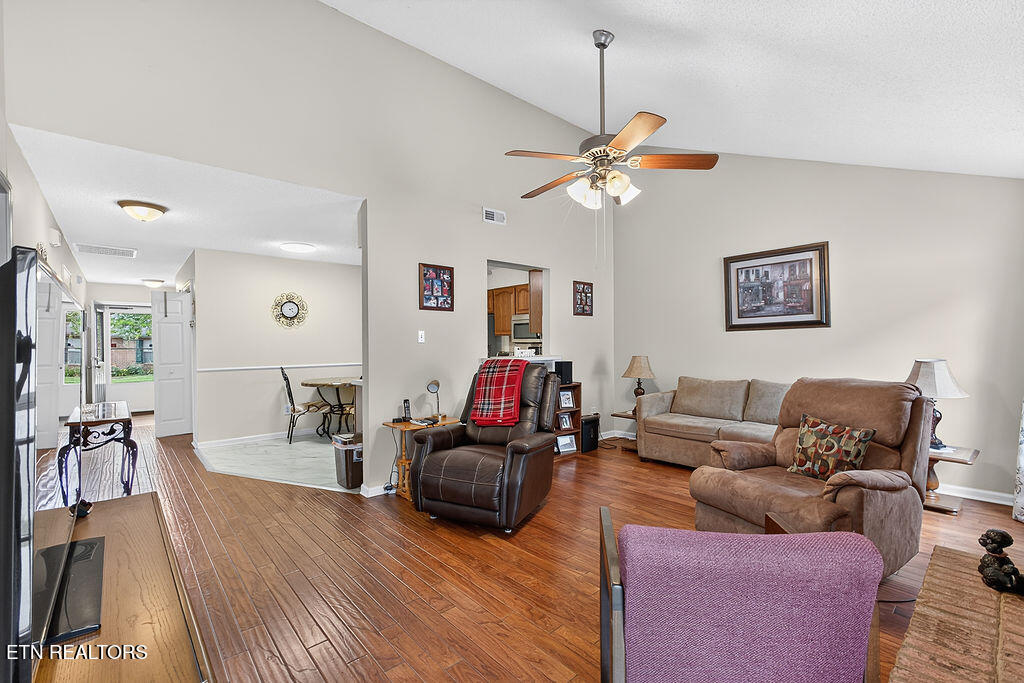 8033 Stablegate Way Powell TN 37849