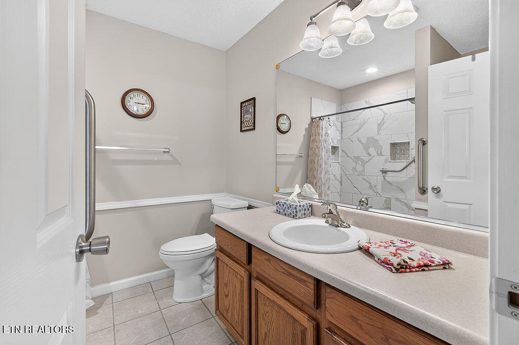 8033 Stablegate Way Powell TN 37849