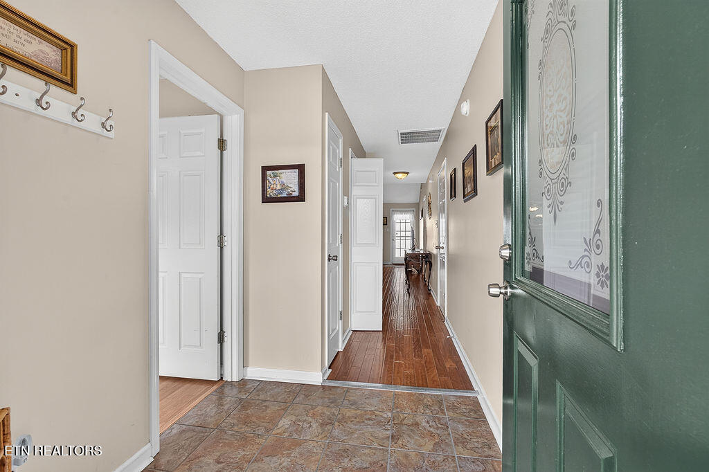8033 Stablegate Way Powell TN 37849