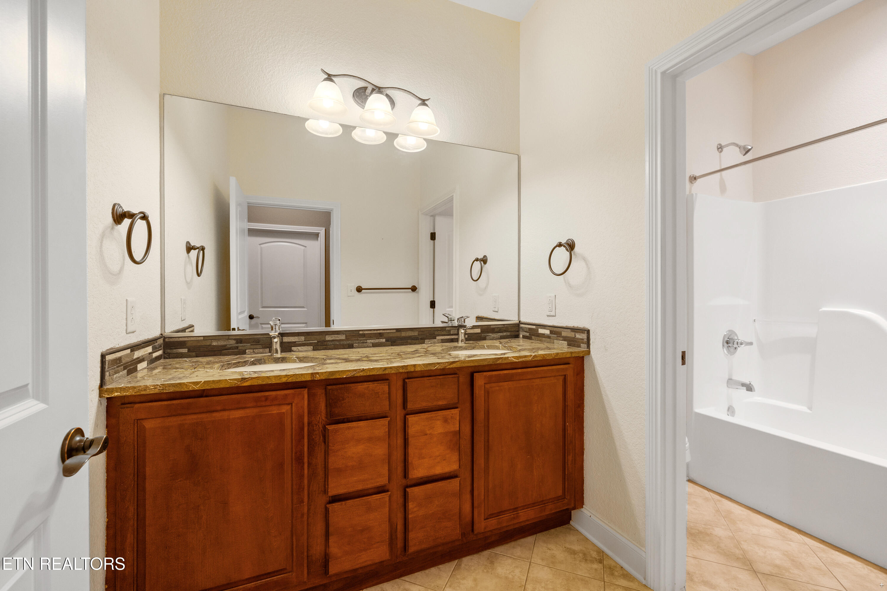 10033 Autumn Valley Lane Knoxville TN 37922