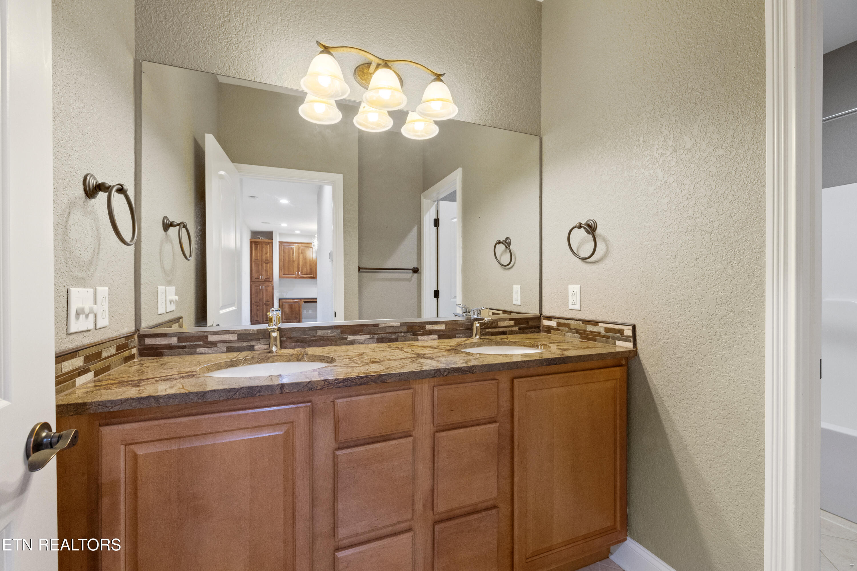 10033 Autumn Valley Lane Knoxville TN 37922