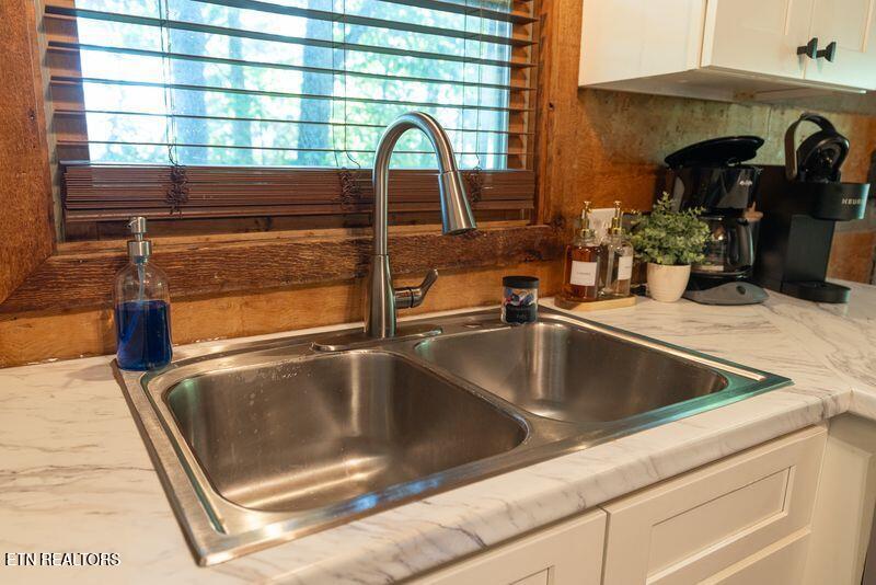 1126 E Foothills Drive Gatlinburg TN 37738