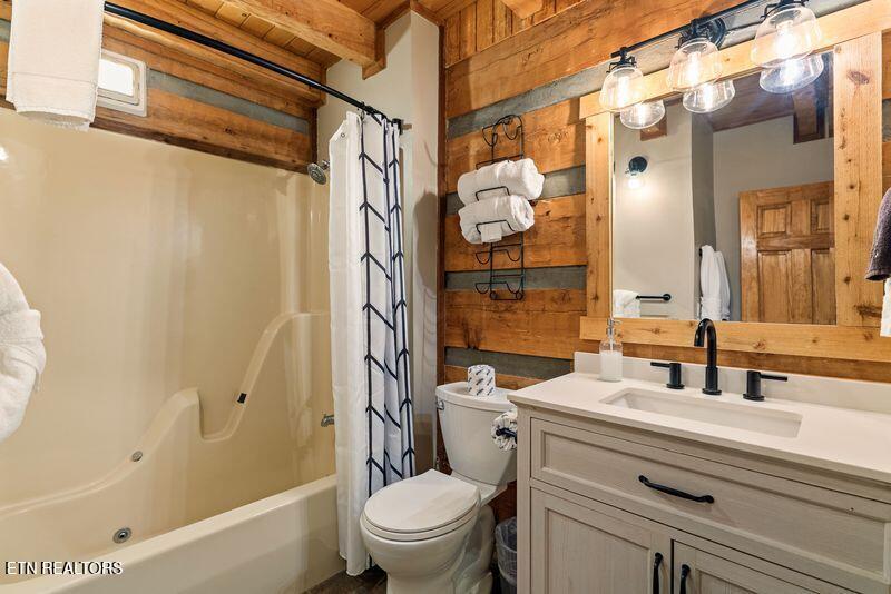 1126 E Foothills Drive Gatlinburg TN 37738