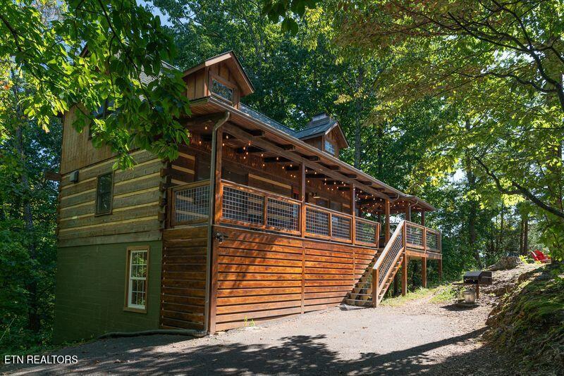 1126 E Foothills Drive Gatlinburg TN 37738