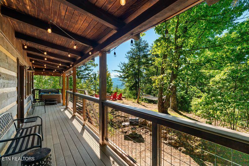 1126 E Foothills Drive Gatlinburg TN 37738