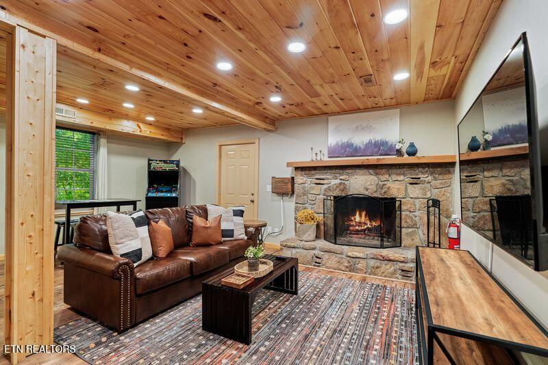 1126 E Foothills Drive Gatlinburg TN 37738