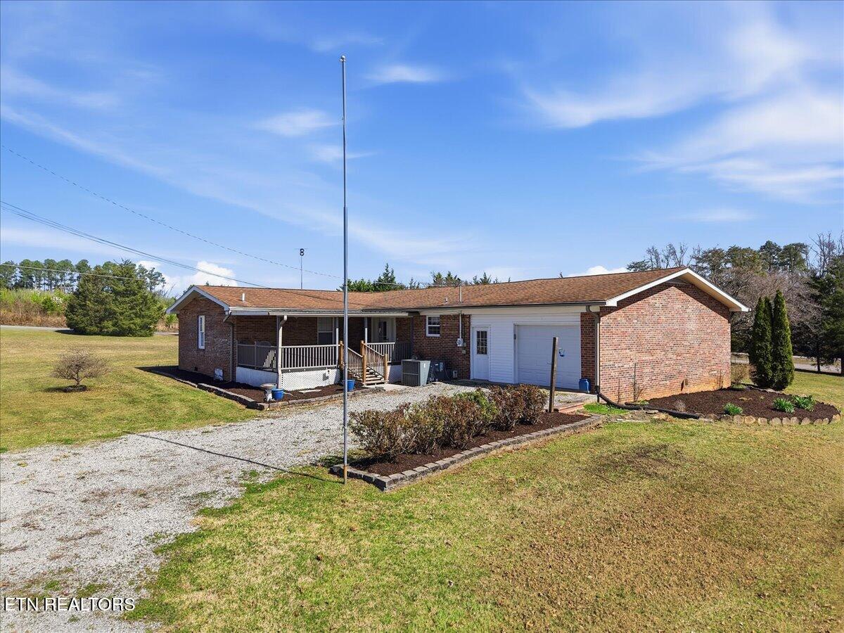 2120 E Highway 30 Athens TN 37303
