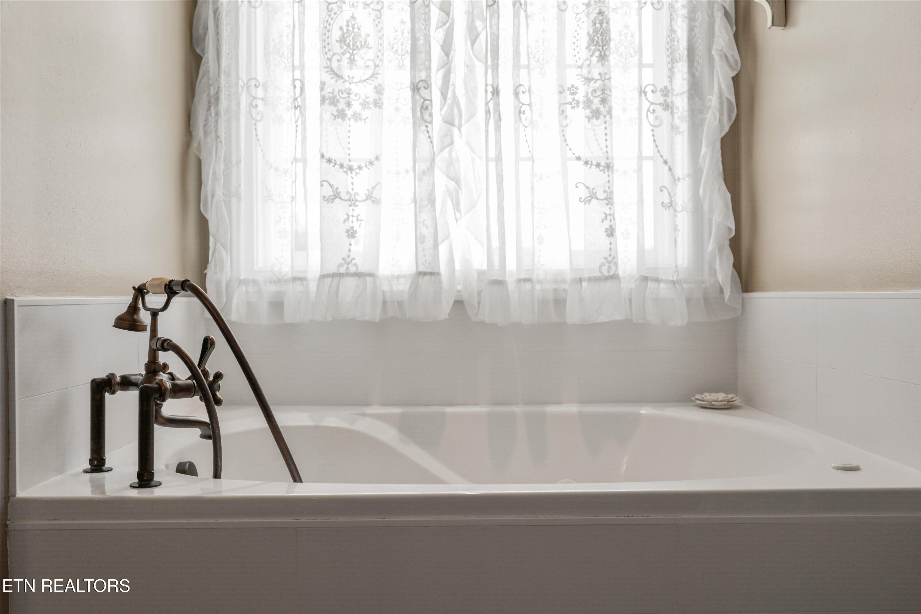 125 Marble View Kingston TN 37763