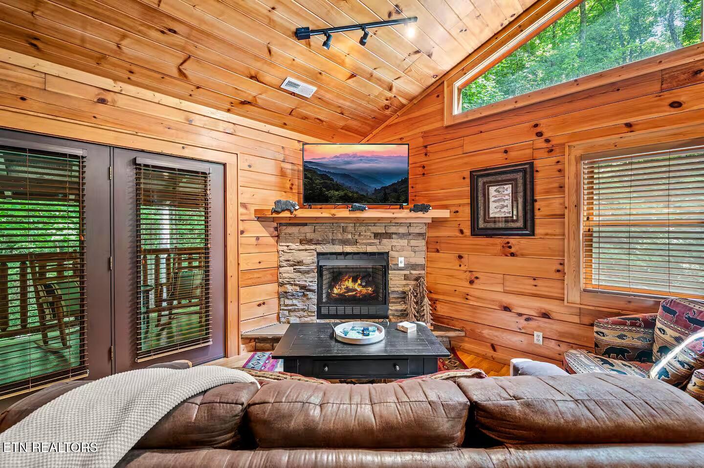 2429 Shady Creek Way Sevierville TN 37862