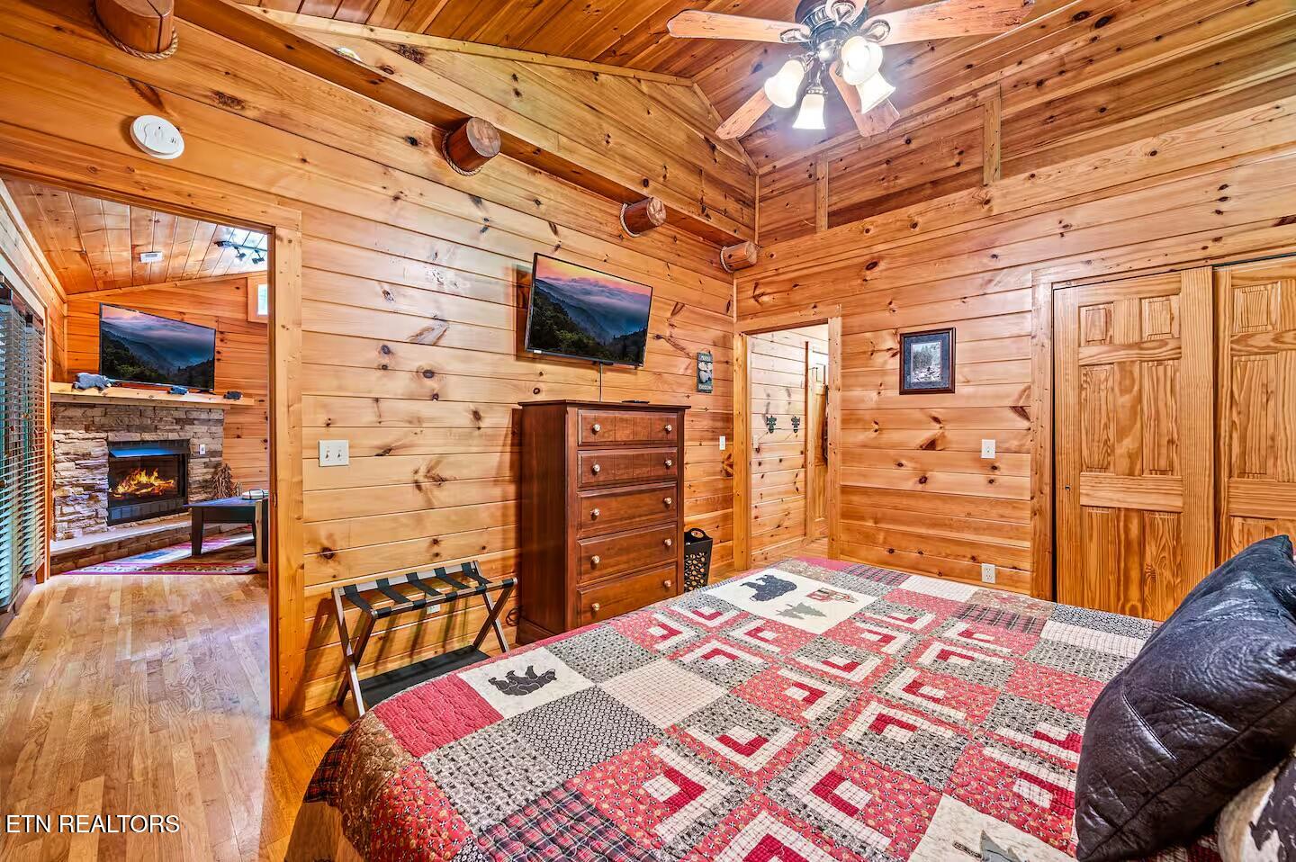 2429 Shady Creek Way Sevierville TN 37862