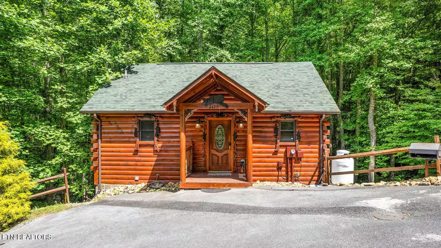 2429 Shady Creek Way Sevierville TN 37862