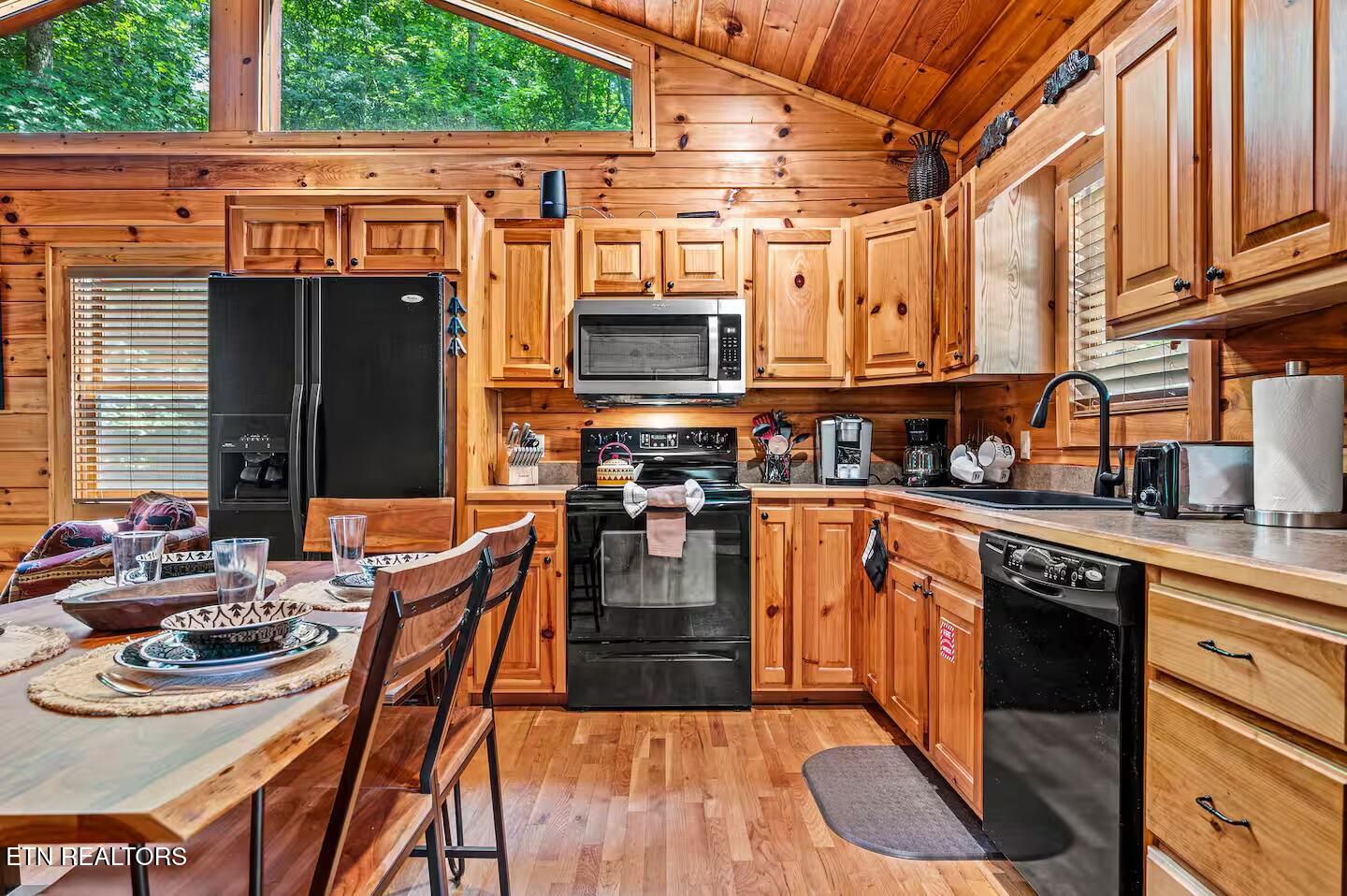 2429 Shady Creek Way Sevierville TN 37862