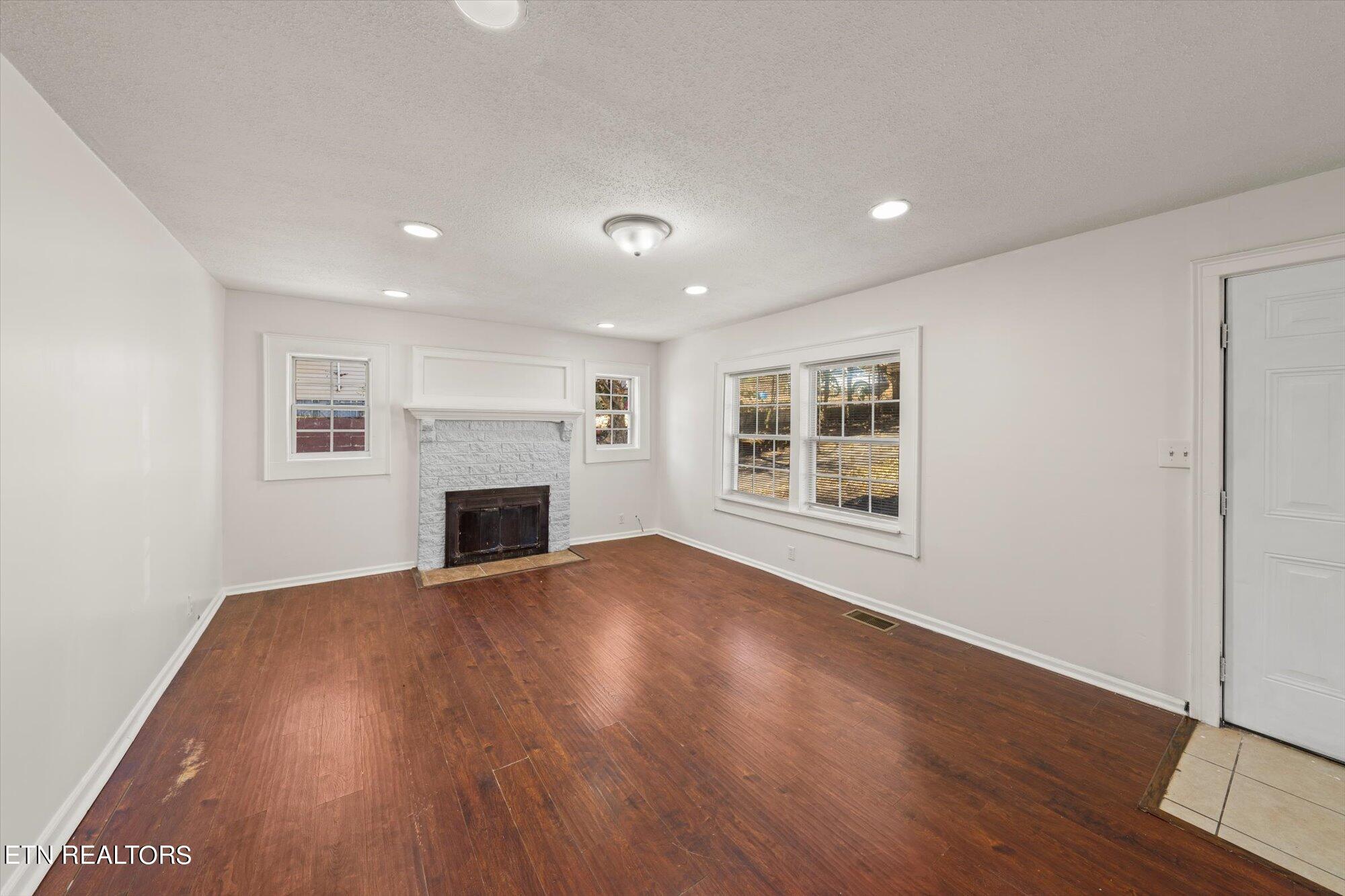 1929 Kim Watt Drive Knoxville TN 37909