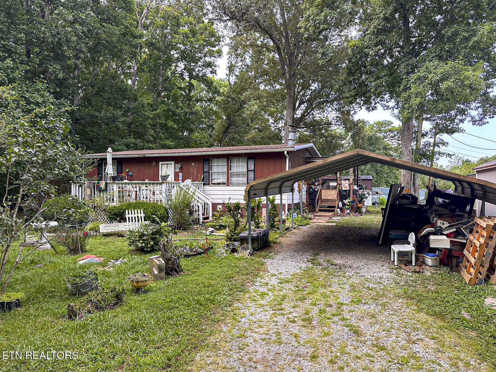 2120 Cox Road Dandridge TN 37725
