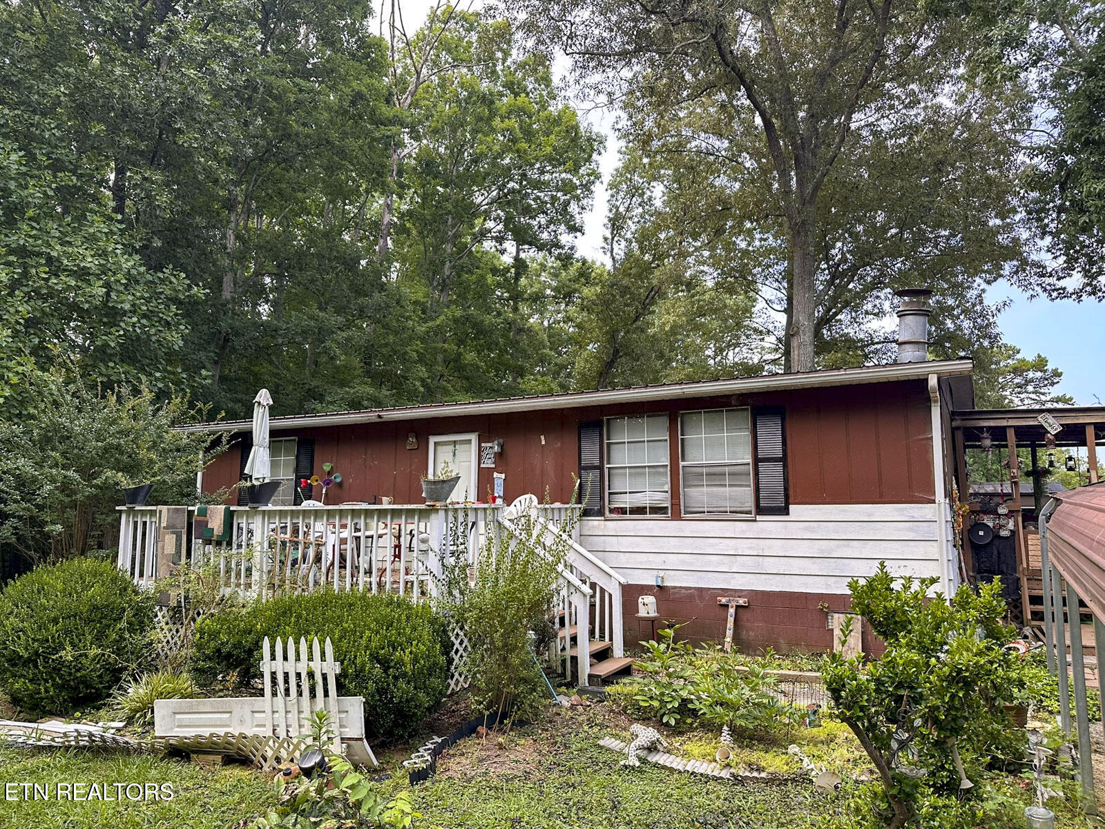 2120 Cox Road Dandridge TN 37725