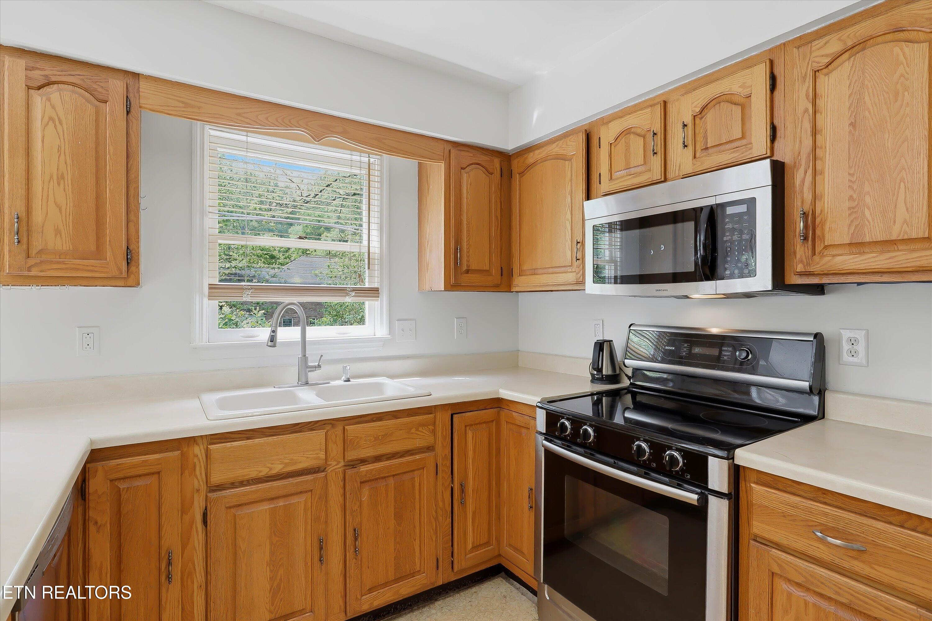 118 W Melbourne Road Oak Ridge TN 37830