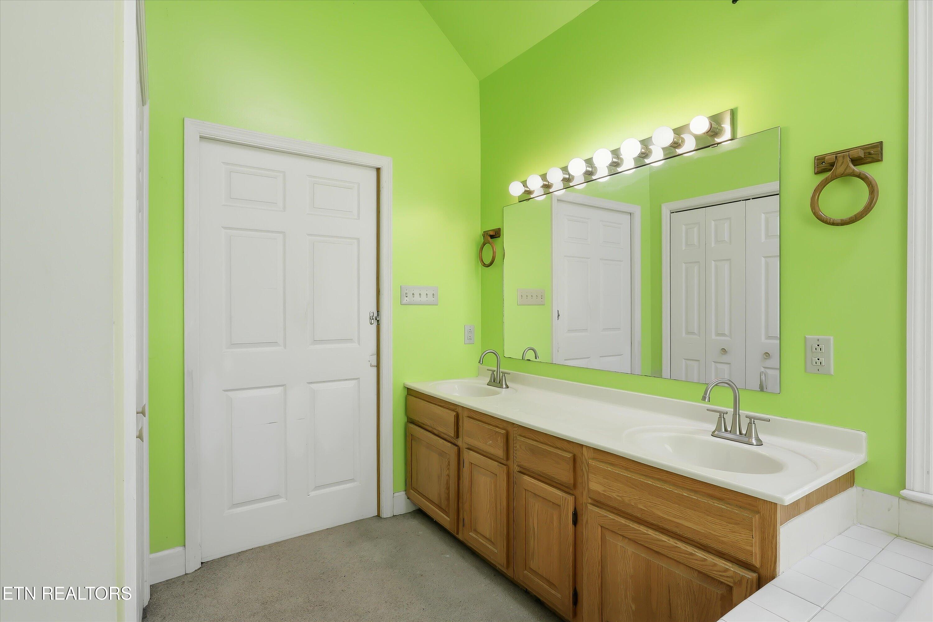 118 W Melbourne Road Oak Ridge TN 37830