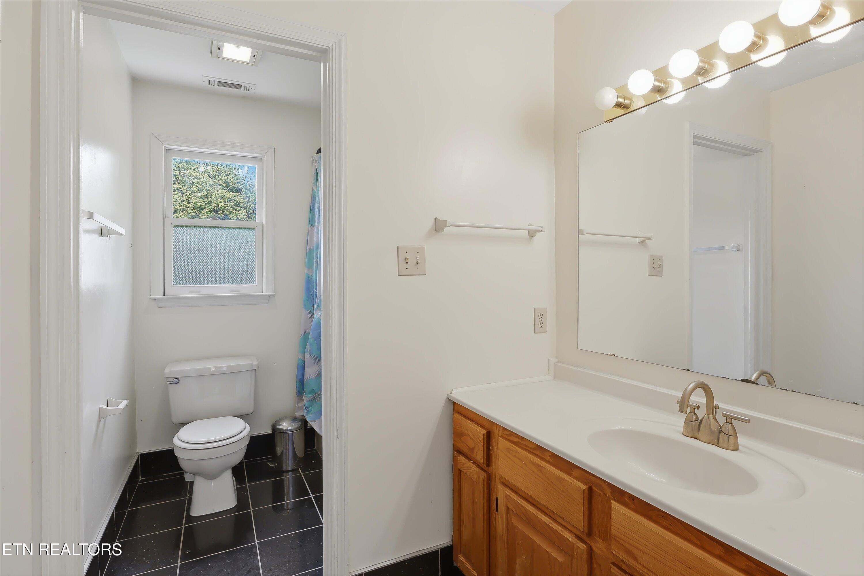 118 W Melbourne Road Oak Ridge TN 37830