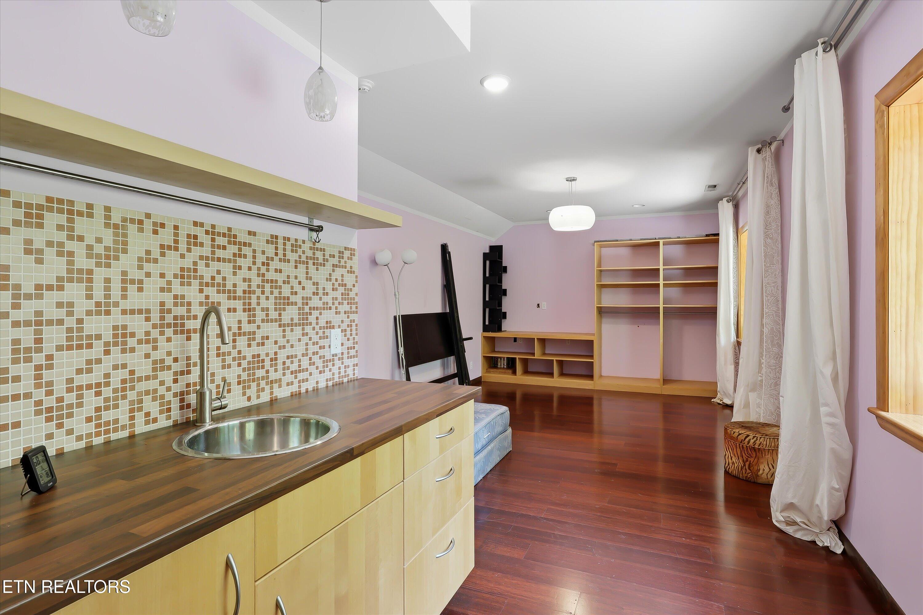 118 W Melbourne Road Oak Ridge TN 37830