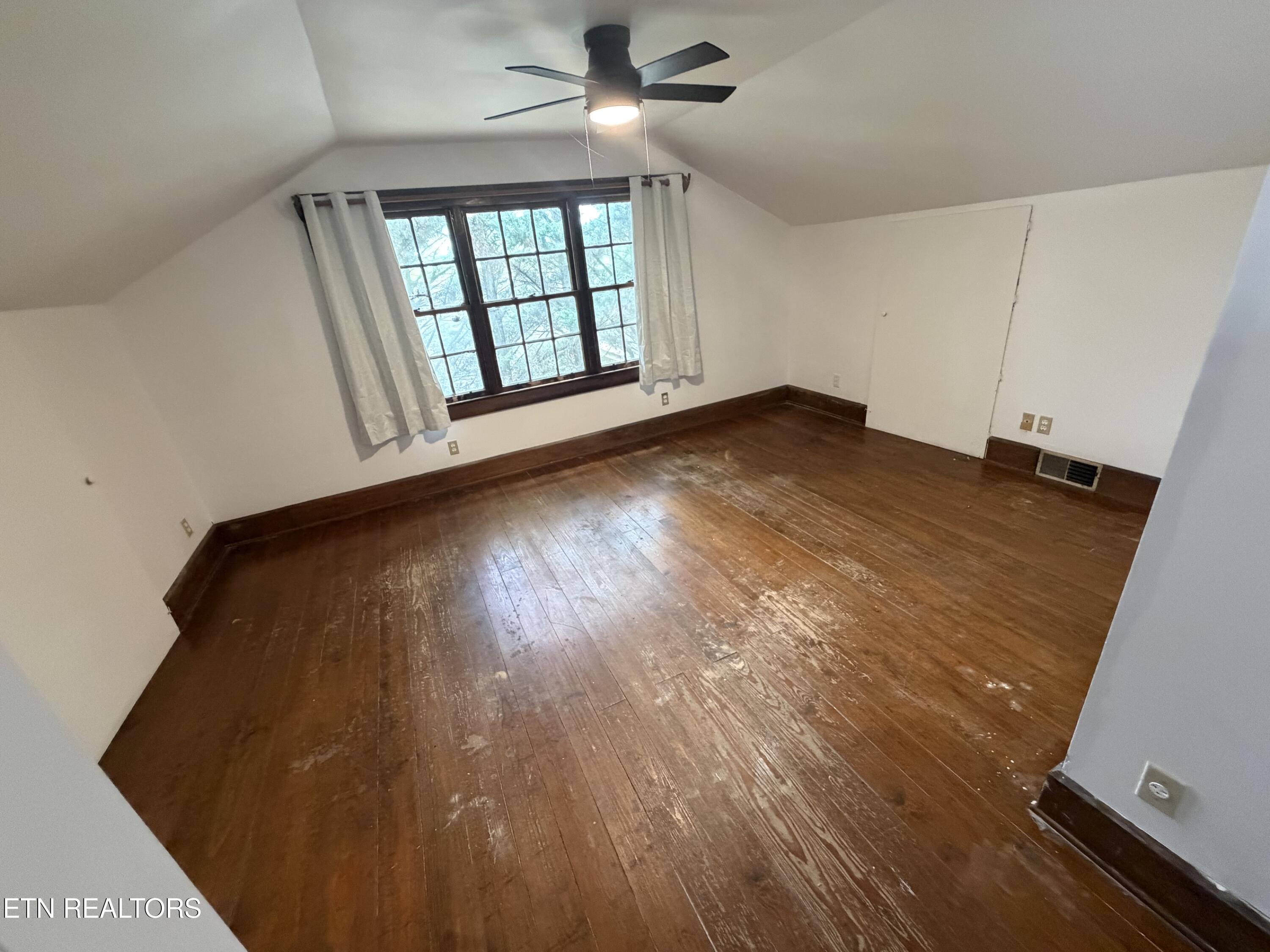 1212 Woodlawn Avenue Maryville TN 37804
