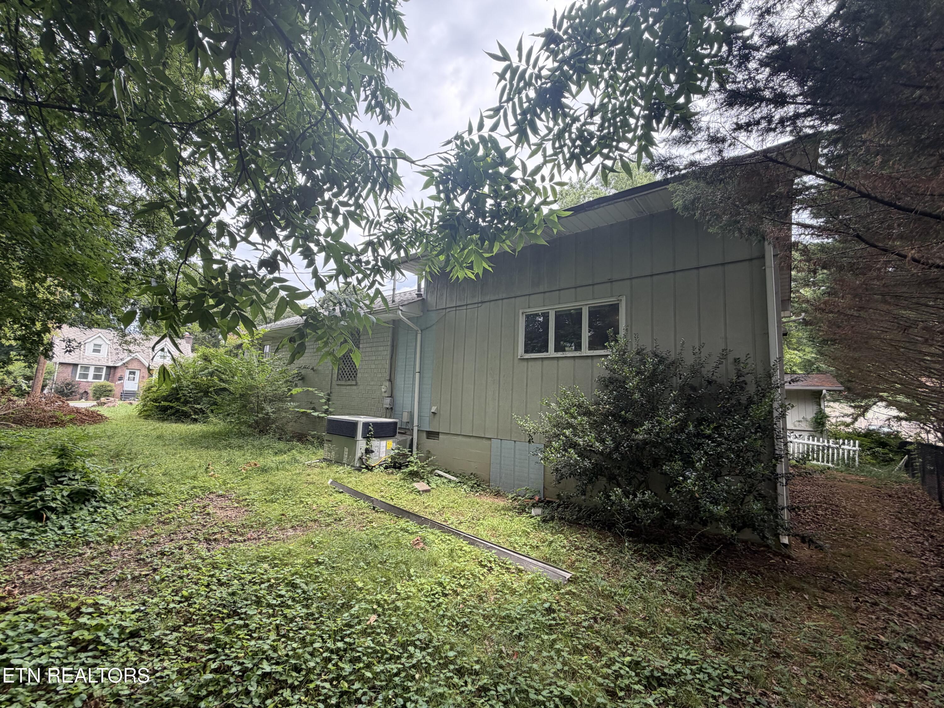 1212 Woodlawn Avenue Maryville TN 37804
