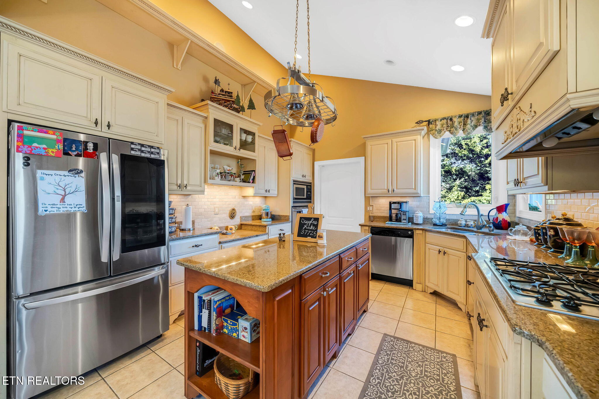 433 Riverbend Drive Dandridge TN 37725