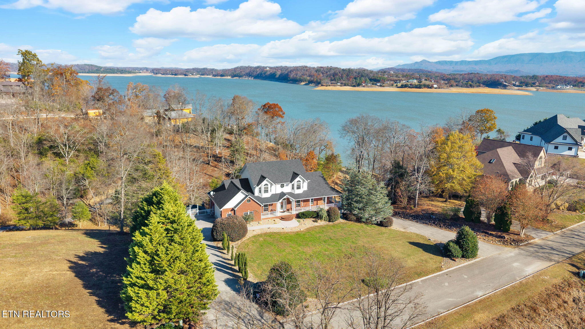 433 Riverbend Drive Dandridge TN 37725