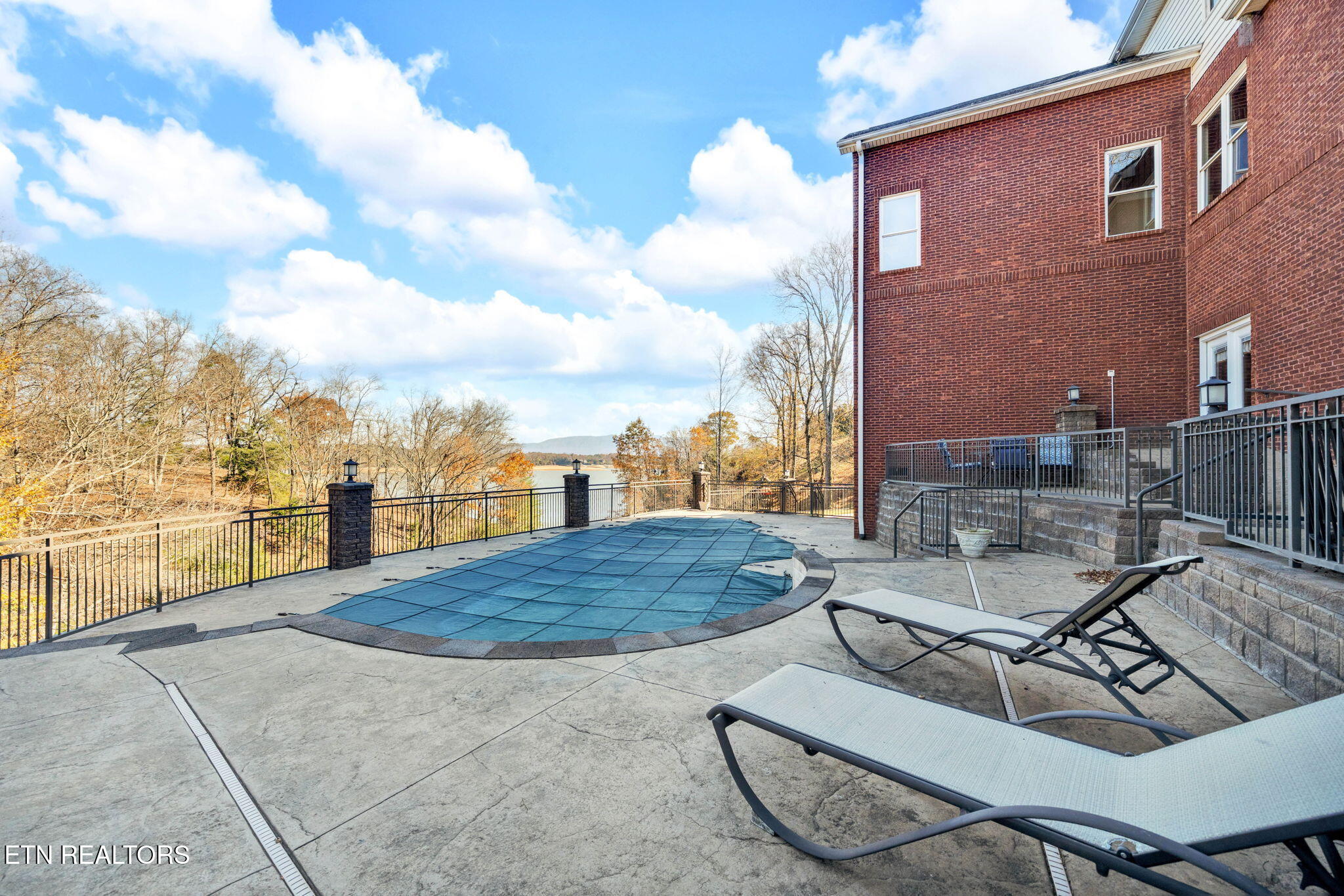 433 Riverbend Drive Dandridge TN 37725