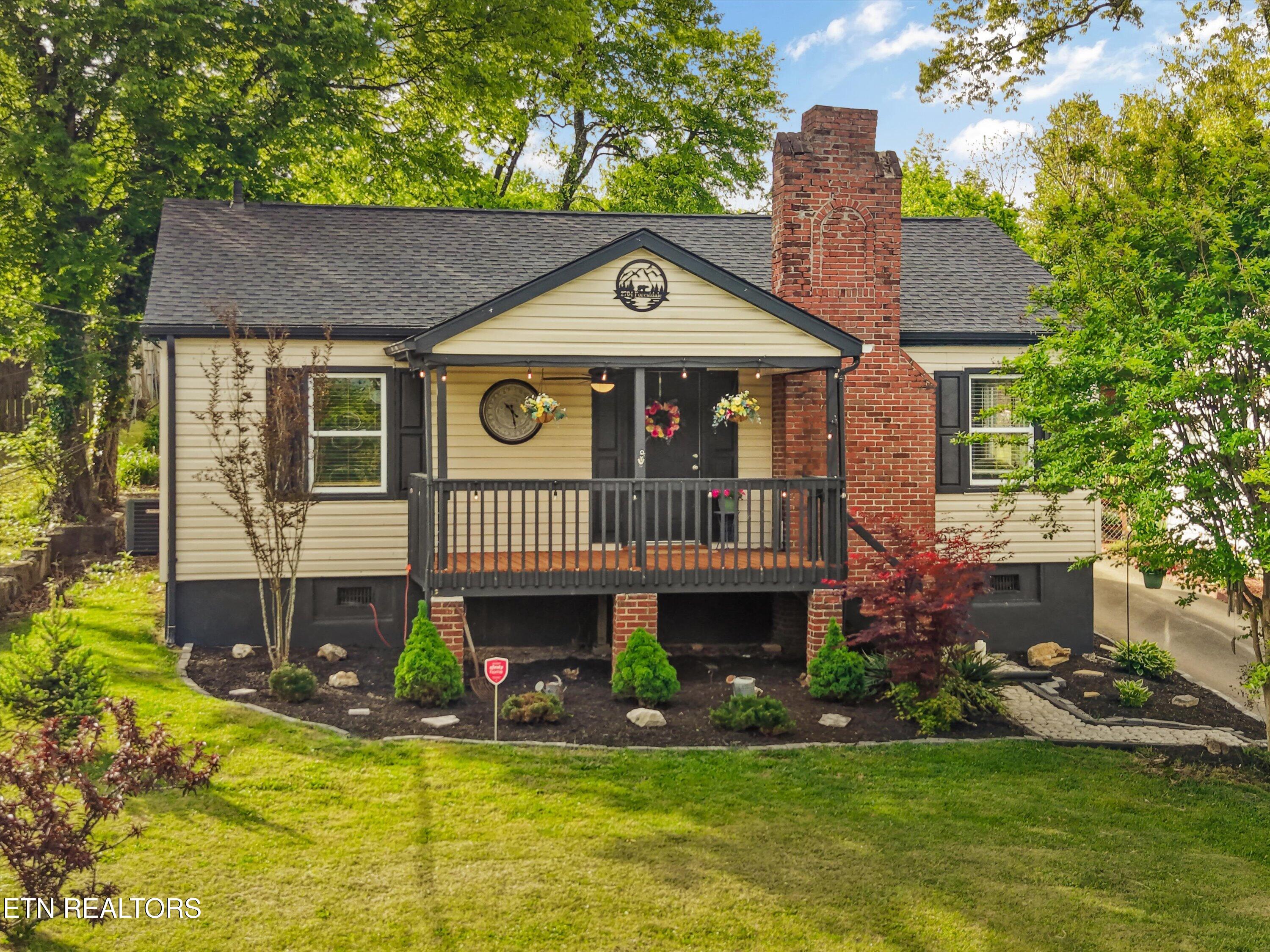 2704 Forestdale Avenue Knoxville TN 37917
