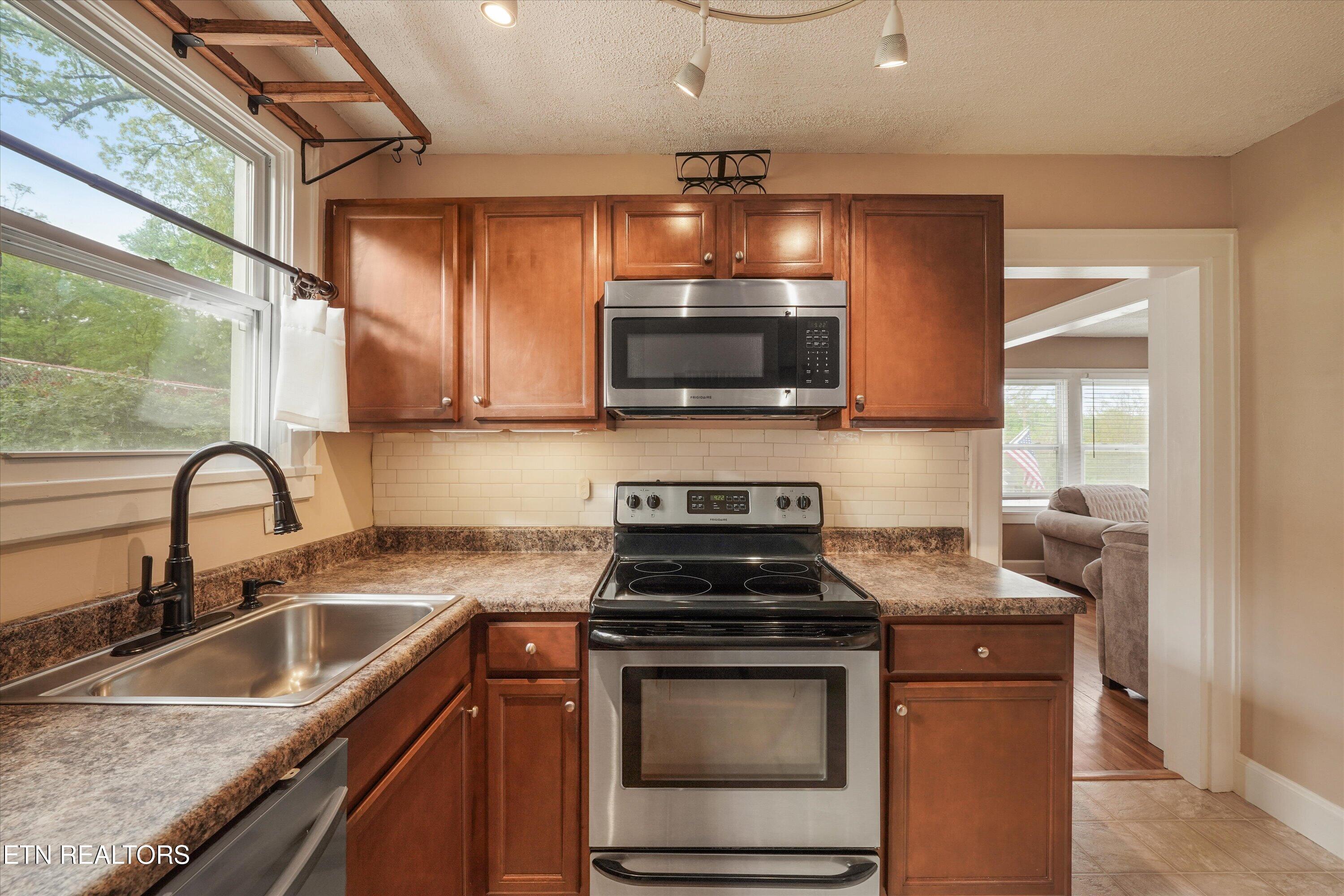 2704 Forestdale Avenue Knoxville TN 37917