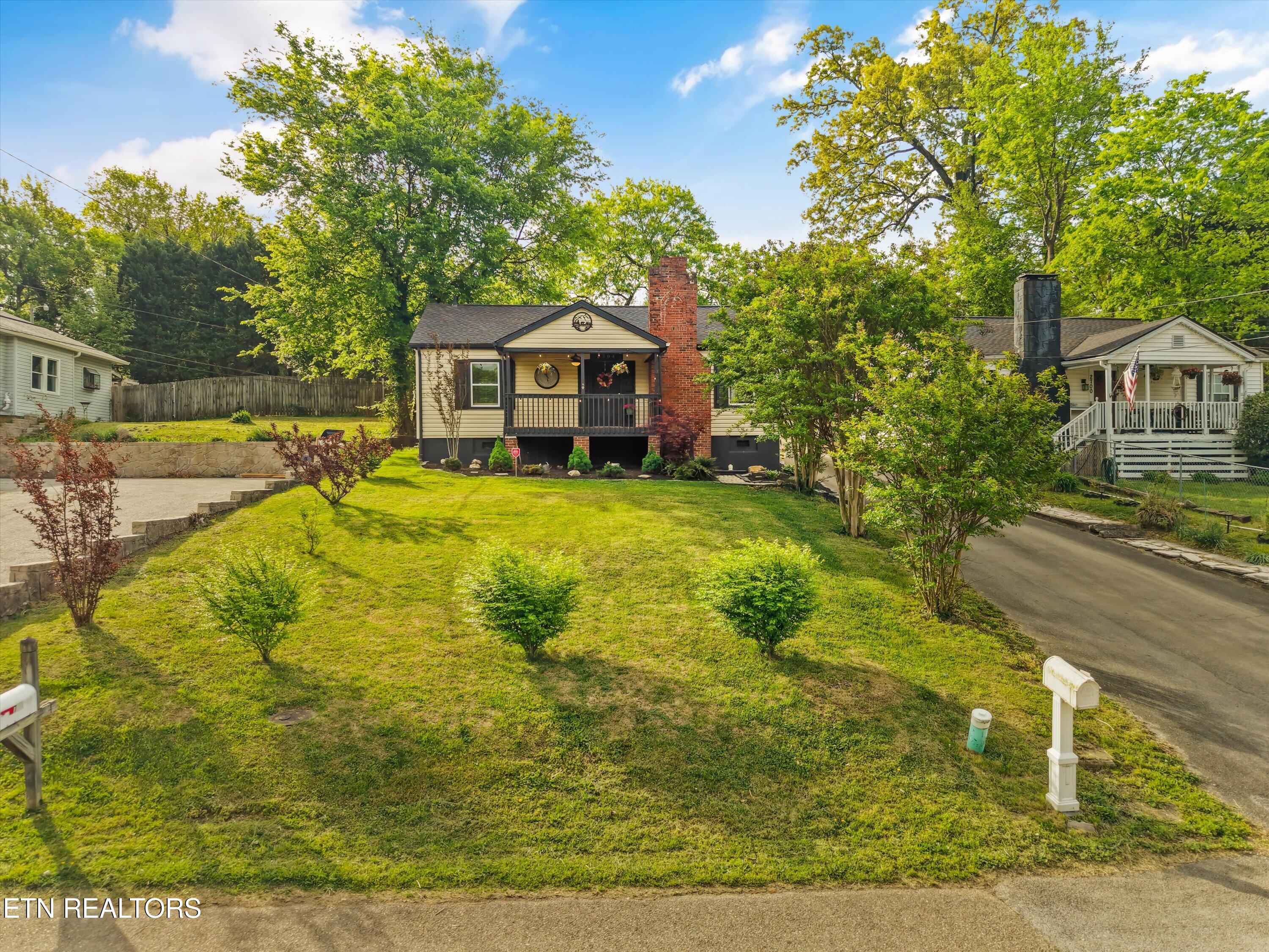 2704 Forestdale Avenue Knoxville TN 37917