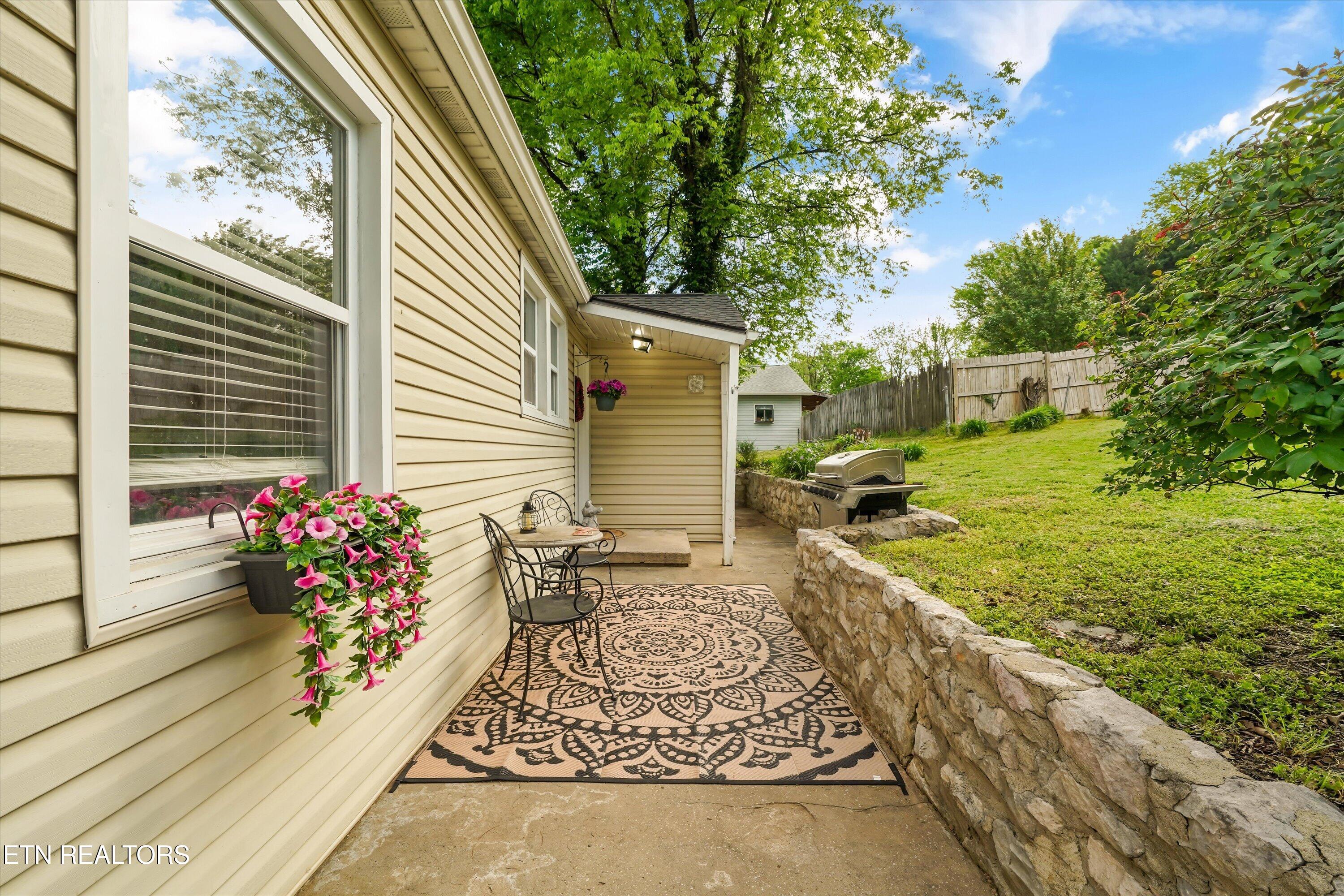 2704 Forestdale Avenue Knoxville TN 37917