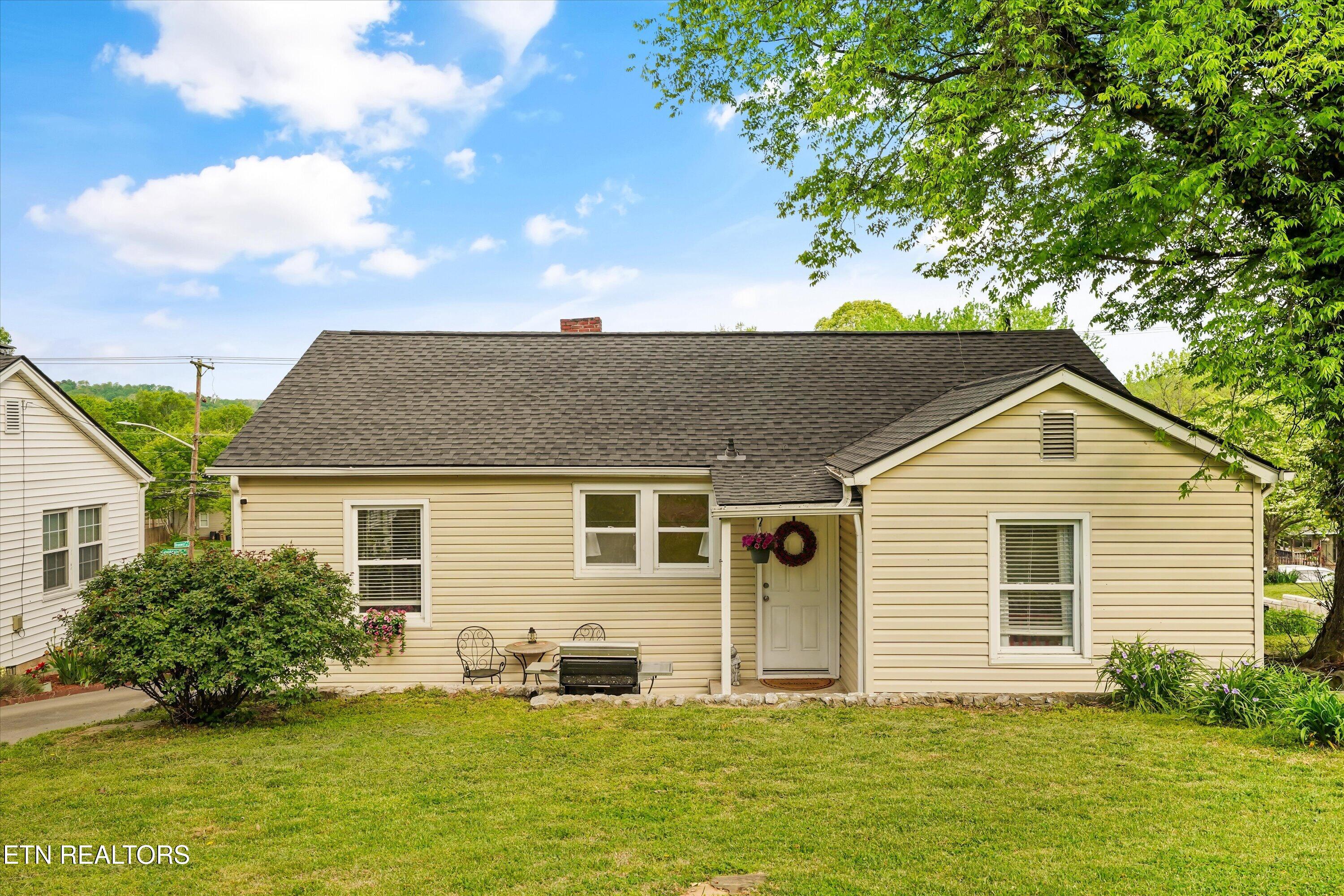 2704 Forestdale Avenue Knoxville TN 37917