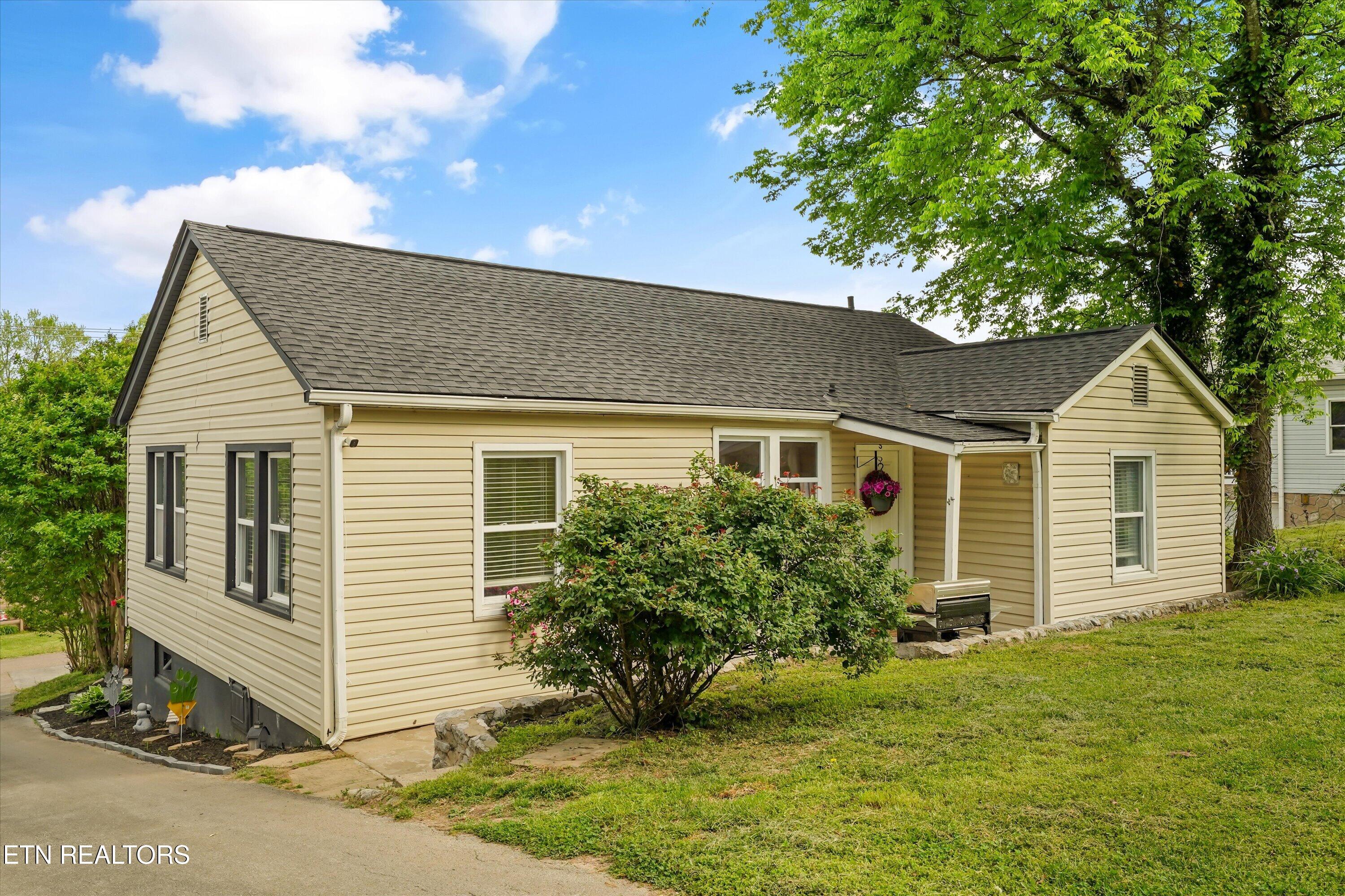 2704 Forestdale Avenue Knoxville TN 37917