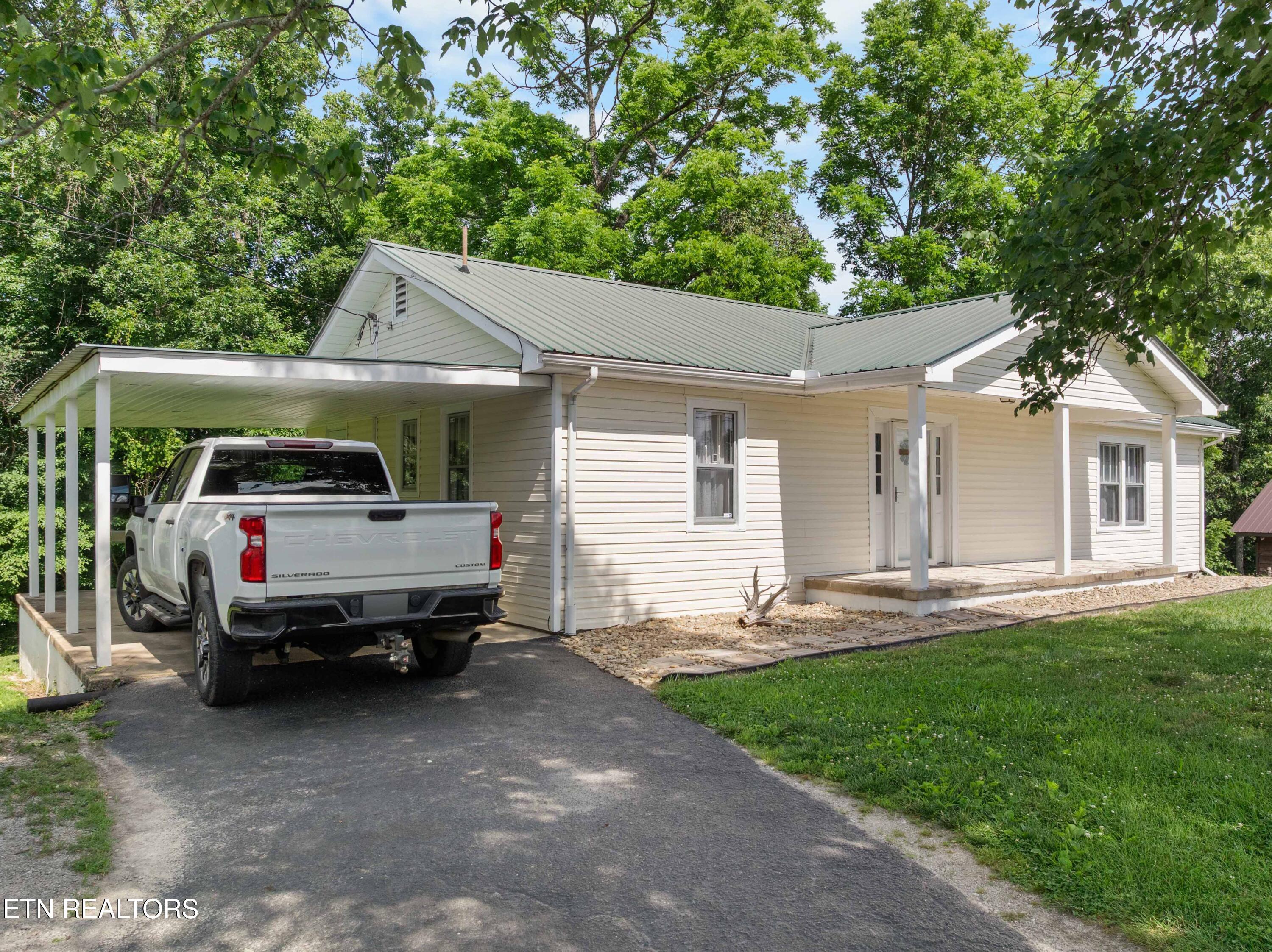 2473 Long Hollow Road Lafollette TN 37766