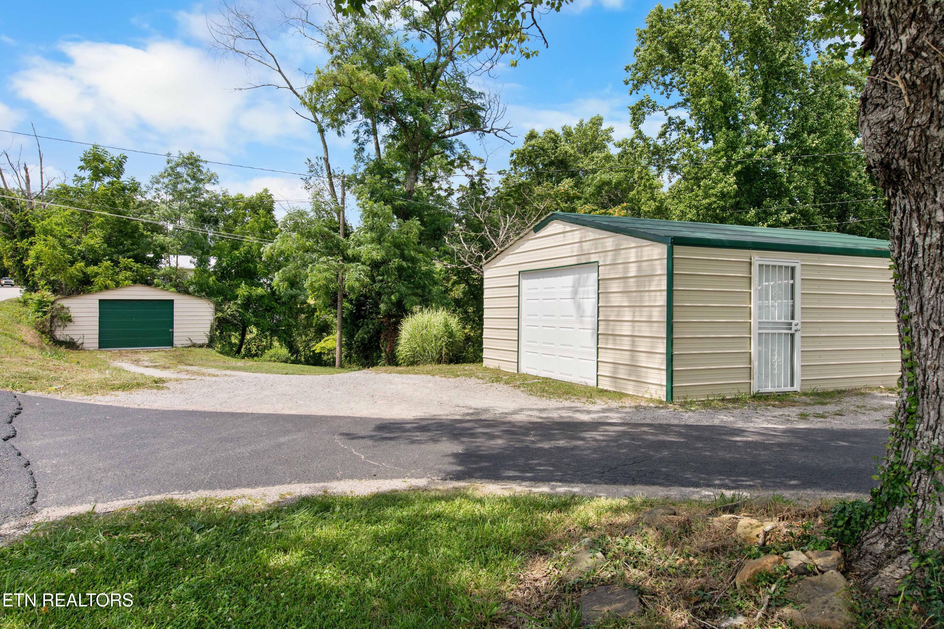 2473 Long Hollow Road Lafollette TN 37766