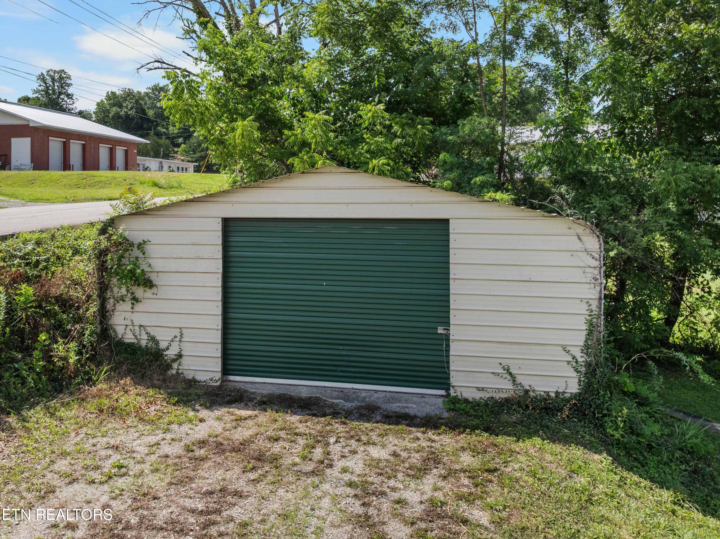 2473 Long Hollow Road Lafollette TN 37766
