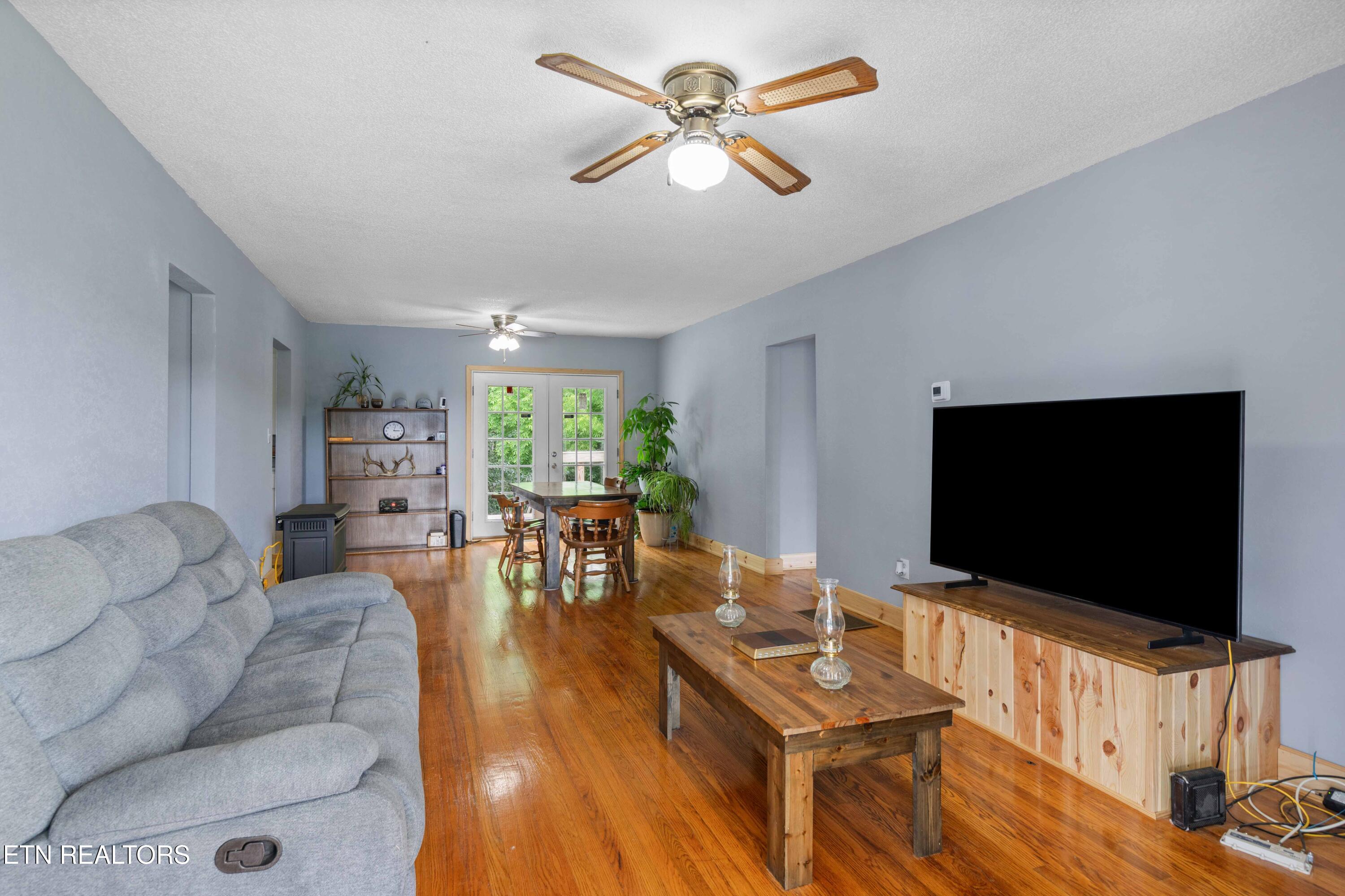 2473 Long Hollow Road Lafollette TN 37766
