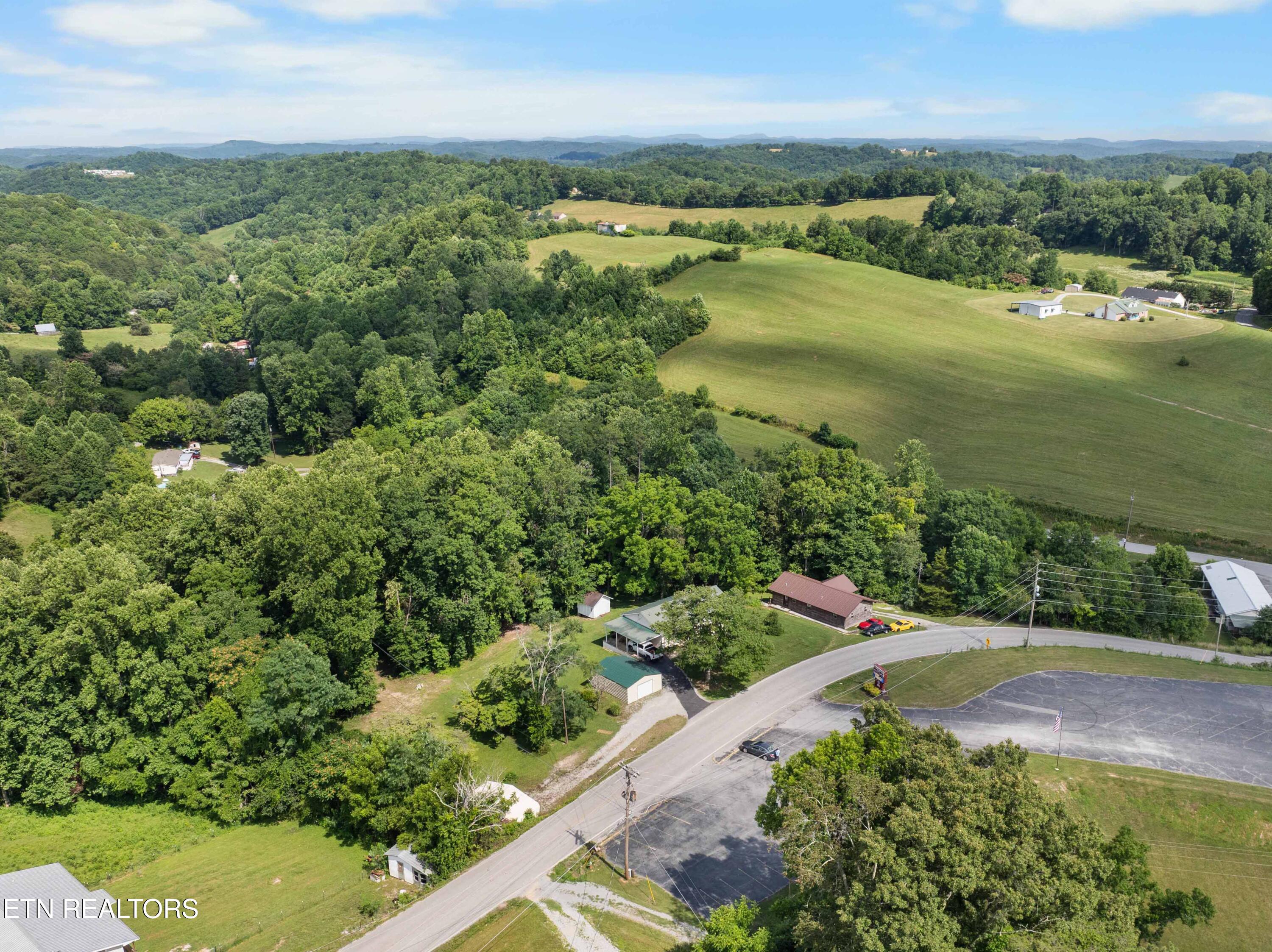 2473 Long Hollow Road Lafollette TN 37766