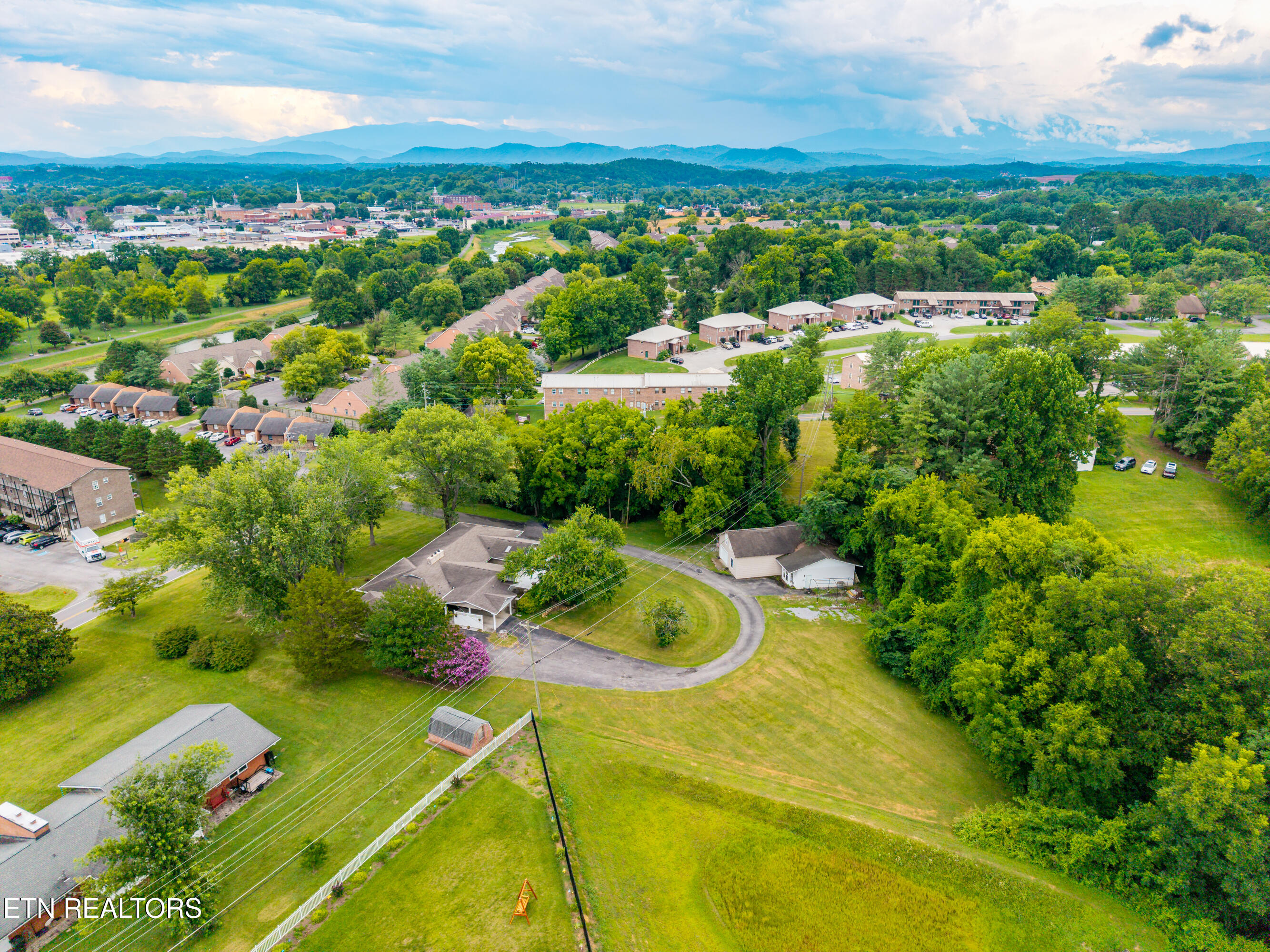 217 Hardin Lane Sevierville TN 37862
