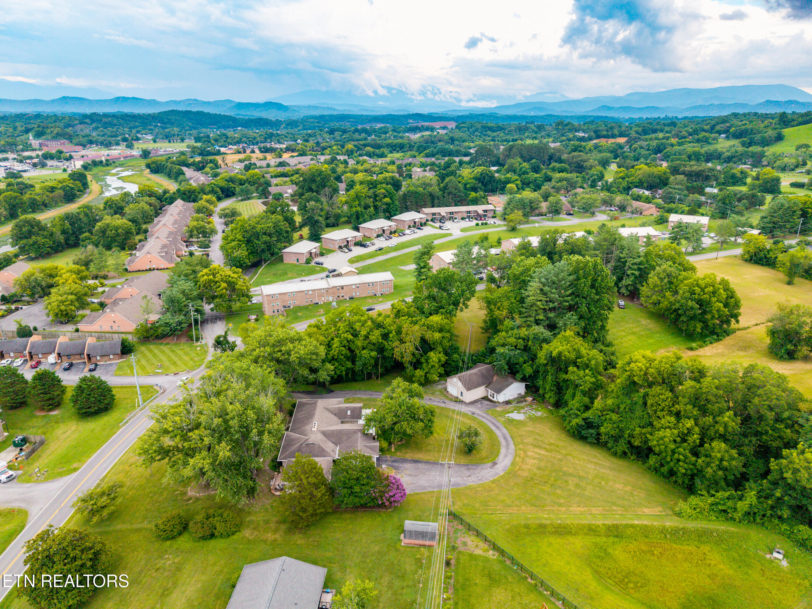 217 Hardin Lane Sevierville TN 37862