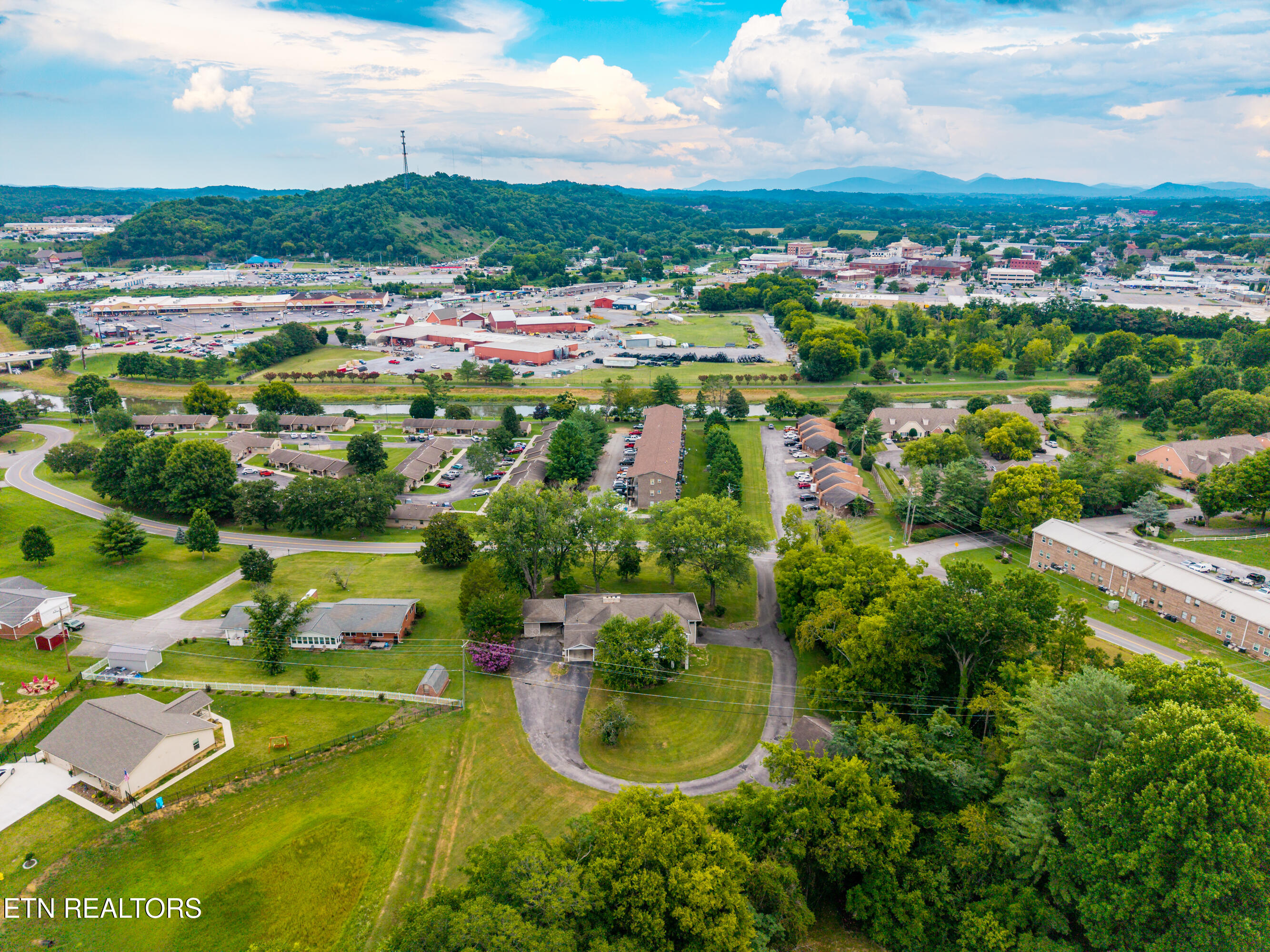 217 Hardin Lane Sevierville TN 37862