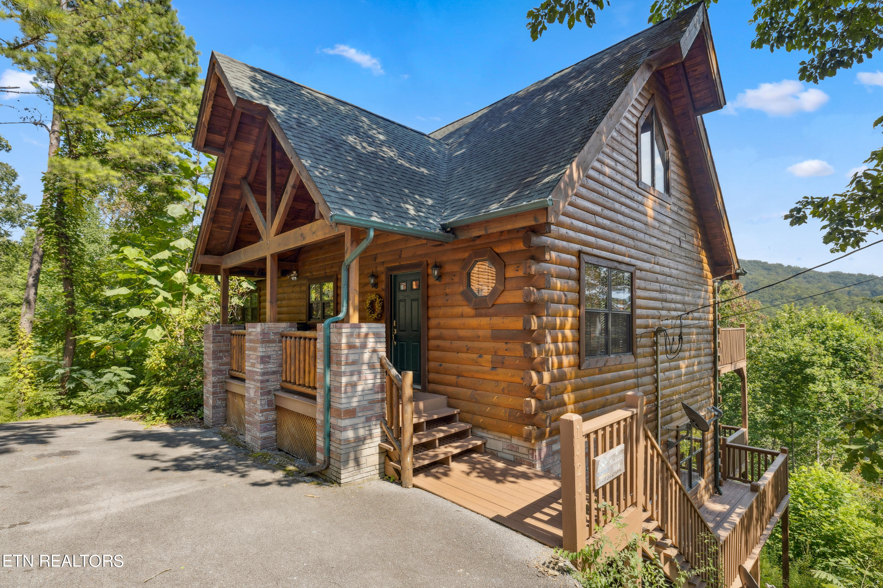 1424 Rocky Top Way Townsend TN 37882